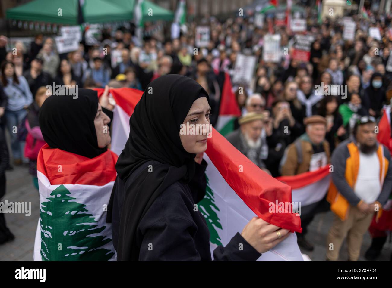 Edimburgo, Scozia, 5 ottobre 2024. Raduno di sostegno alla Palestina e al Libano, organizzato dal Comitato di emergenza per il genocidio degli amici scozzesi della Palestina e di Gaza, in prossimità del primo anniversario del conflitto di Hamas e Israele, a Edimburgo, in Scozia, il 5 ottobre 2024. Crediti: Jeremy Sutton-Hibbert/ Alamy Live News. Foto Stock