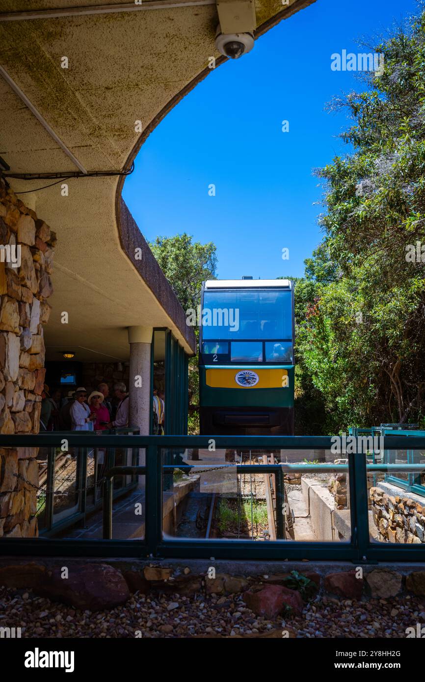 Foto verticale della funicolare Flying Dutchman, nota anche come stazione inferiore della funicolare Cape Point. Foto Stock