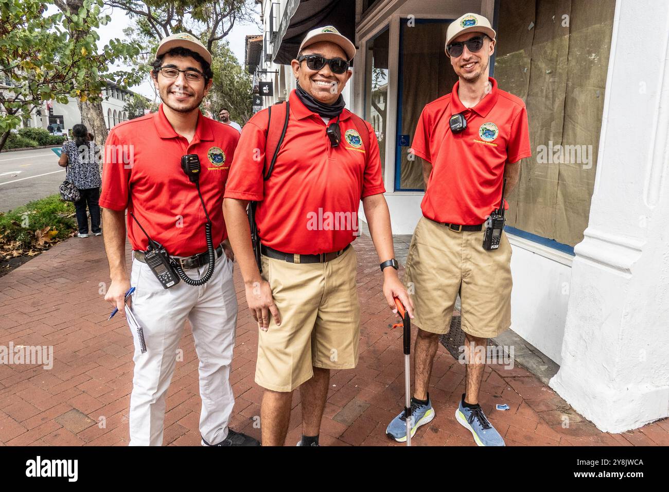 Dal settembre 2017, la città di Santa Barbara, Downtown Ambassadors, ha migliorato l'esperienza di State Street. Foto Stock