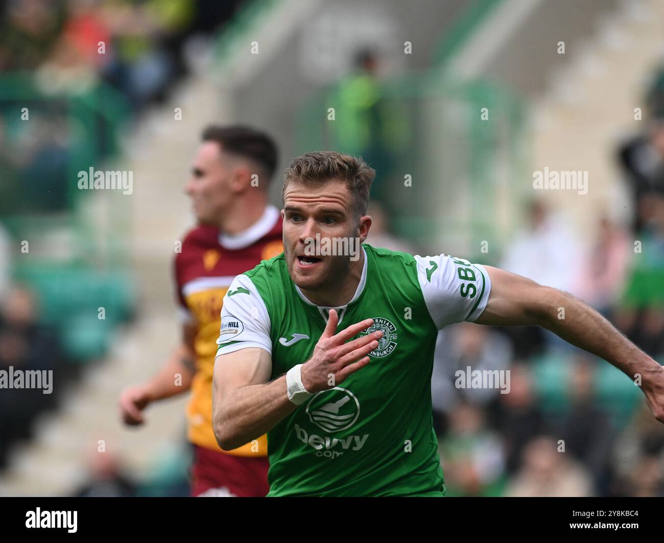 Easter Road Stadium, Edimburgo. Scozia Regno Unito.5 ottobre 24 partita Hibernian vs Motherwell Scottish Premiership. Chris Cadden di Hibernian Credit: eric mccowat/Alamy Live News Foto Stock