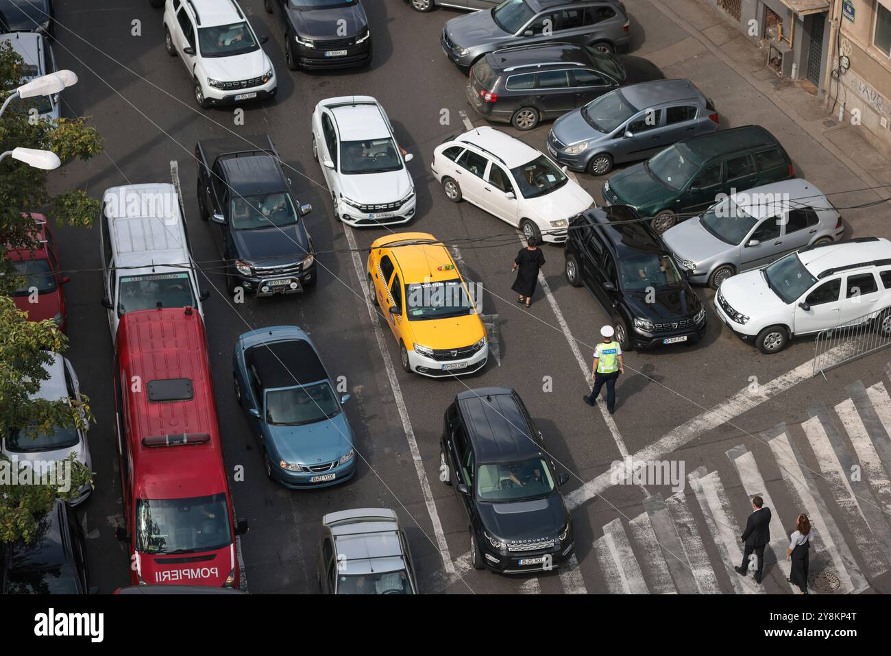 Bucarest, Romania - 13 settembre 2024: Vista aerea sul traffico intenso di Bucarest. Foto Stock