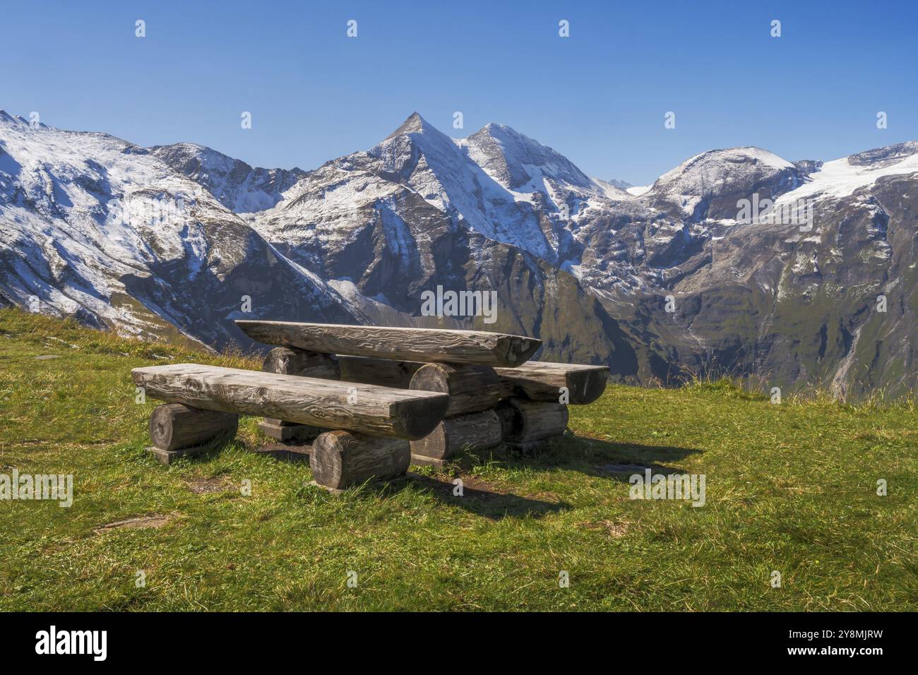 Area picnic sulla strada alpina Grossglockner, sulle montagne dell'alto Taurino Foto Stock