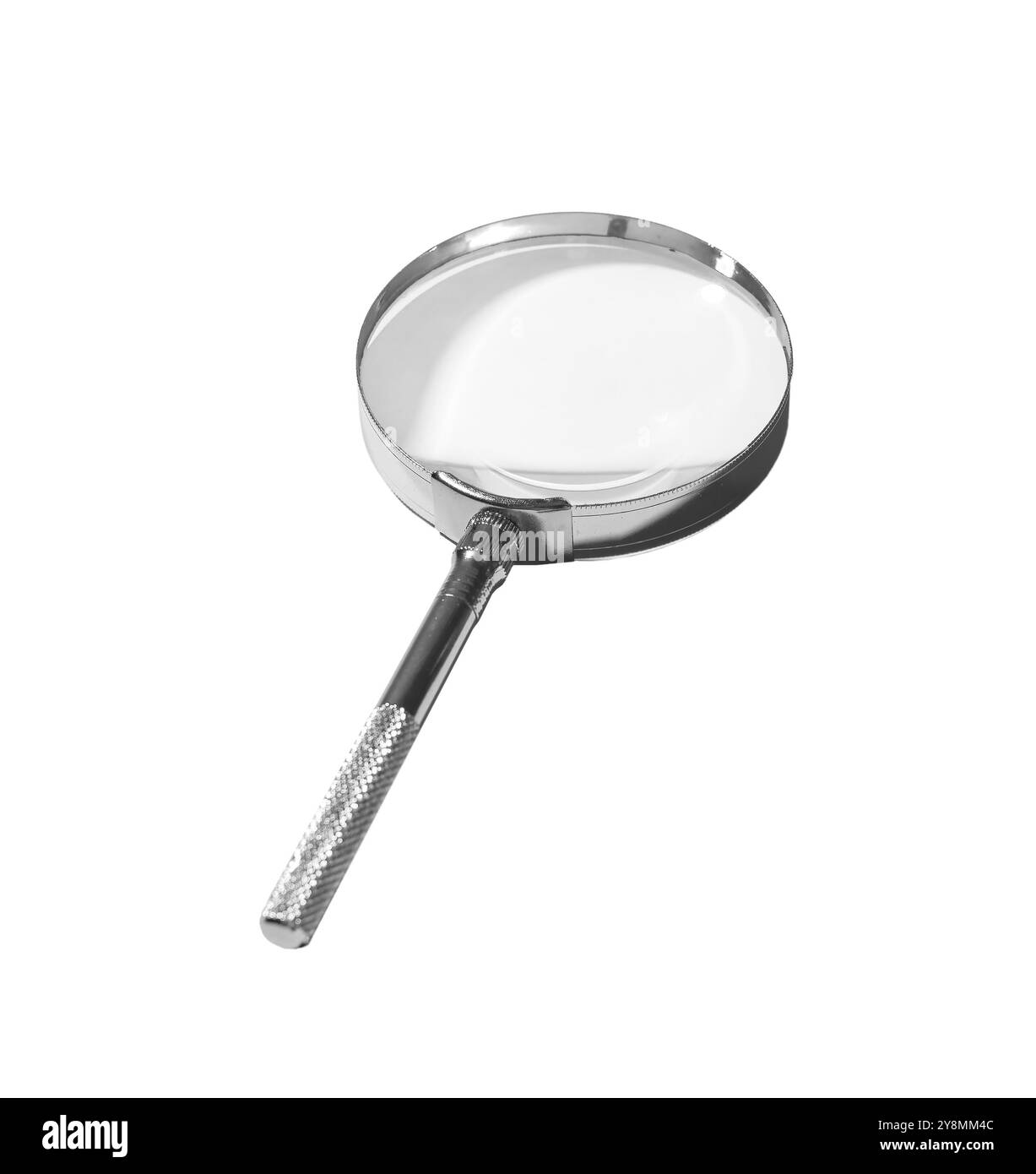 Strumento di ingrandimento in vetro isolato su sfondo bianco. Lente ottica utilizzata per la ricerca e la messa a fuoco, ampliando gli oggetti nella ricerca scientifica. Detective Concep Foto Stock