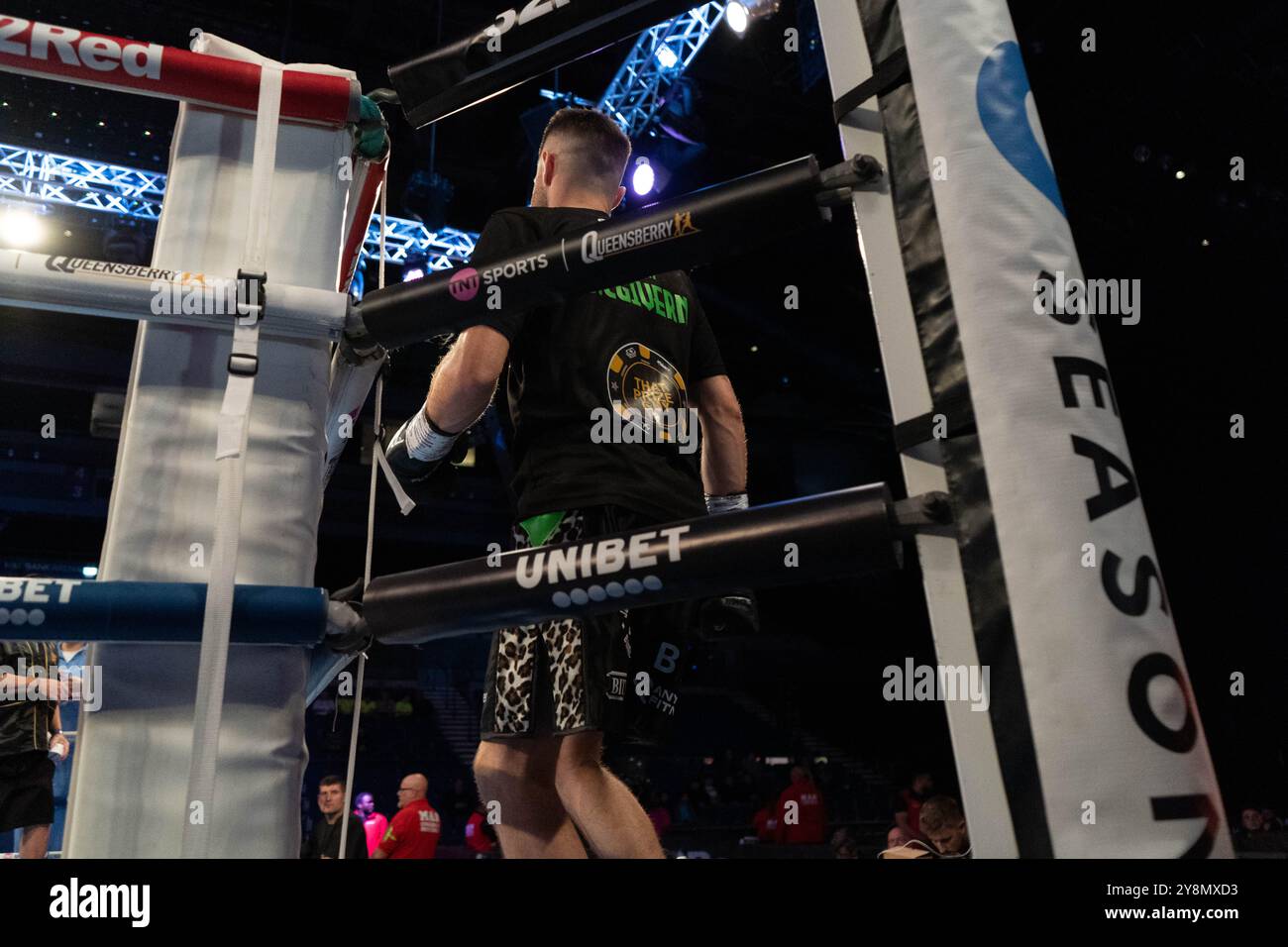 Liverpool, Regno Unito. 5 ottobre 2024. Nick Ball vs Ronny Rios - sabato 5 ottobre 2024 - M&S Bank Arena Liverpool - WBA Featherweight Championship of the World Credit: Samuel Wardle/Alamy Live News Foto Stock