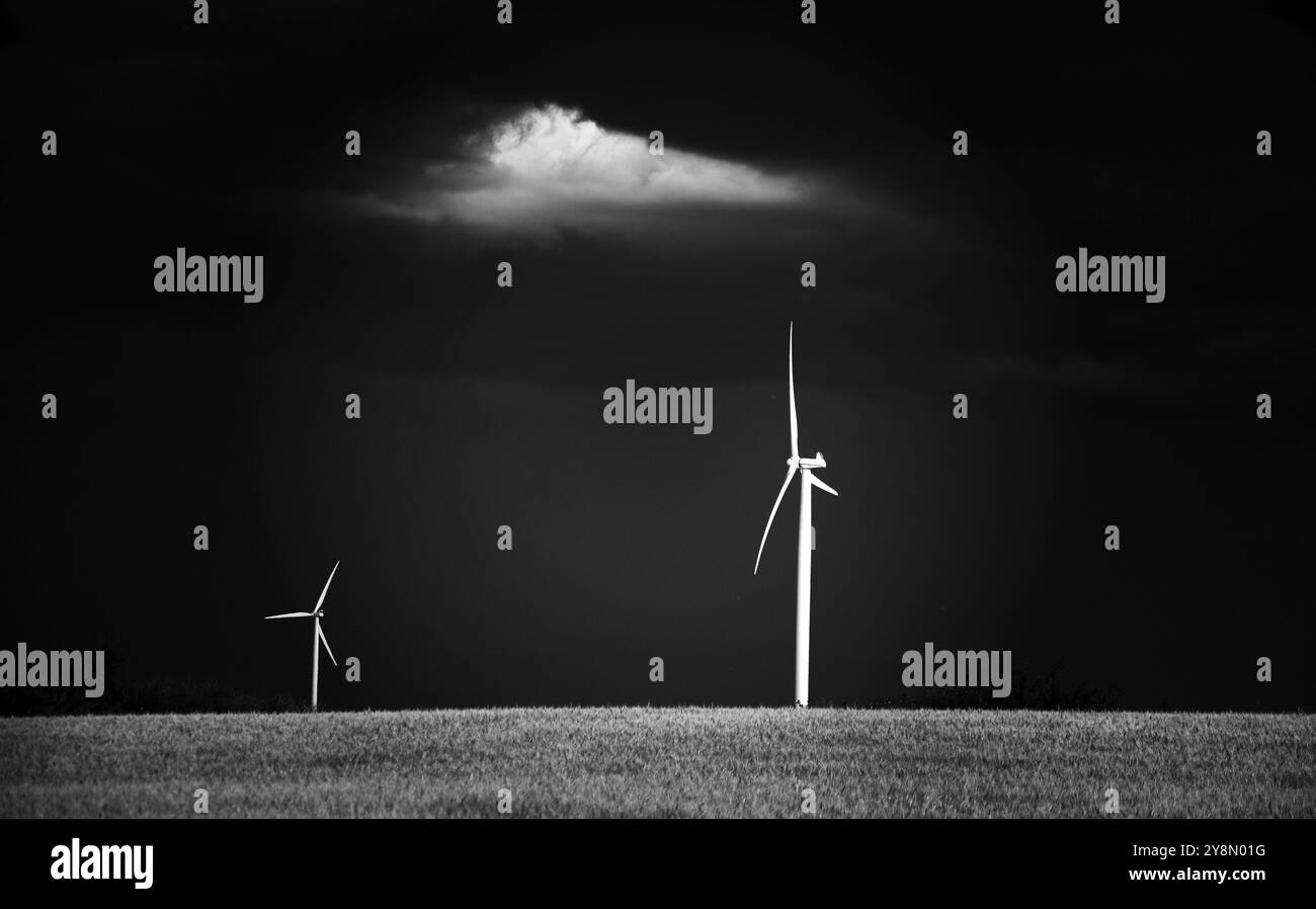 Grande temporale Saskatchewan temporale in estate Wind Farm Foto Stock