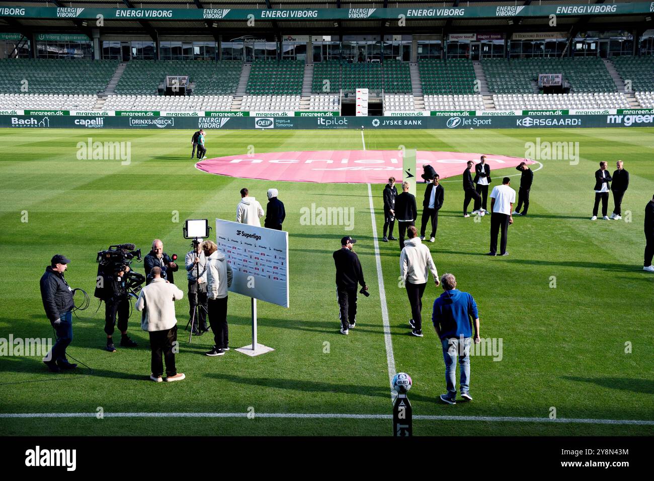 Viborg, Danimarca. 6 ottobre 2024. Il campo è pronto prima della partita di Super League tra Viborg FF e AGF all'Energi Viborg Arena, domenica 6 ottobre 2024. (Foto: Henning Bagger/Ritzau Scanpix) credito: Ritzau/Alamy Live News Foto Stock