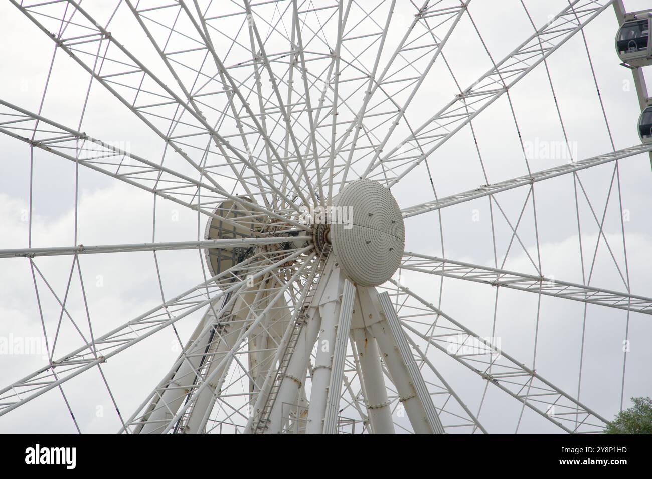 Asse centrale di un giro sulla ruota panoramica Foto Stock