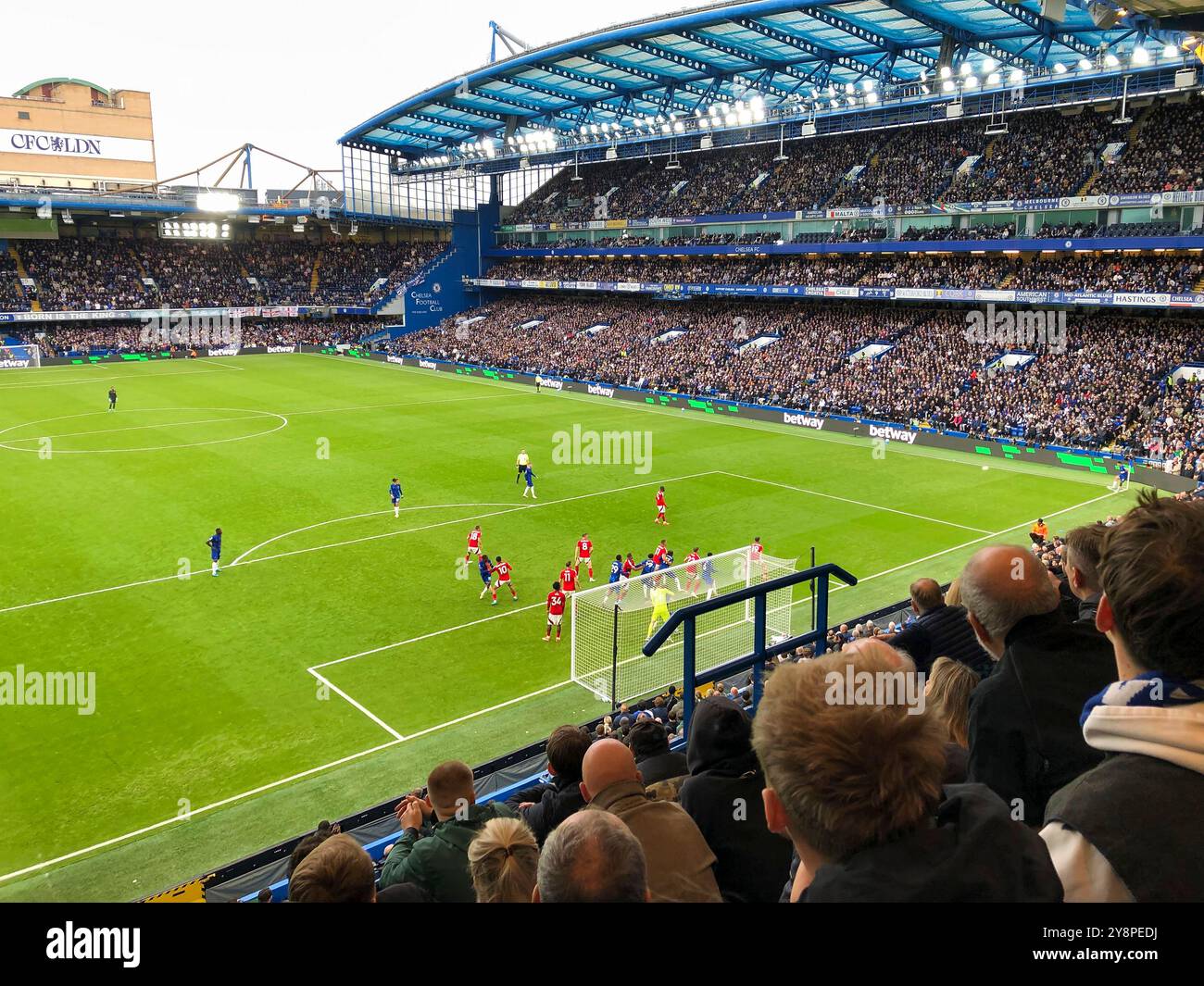 Chelsea, Londra, Regno Unito. 6 ottobre 2024. Il Chelsea Football Club gioca contro il Nottingham Forest Football Club nella partita 7 della stagione 2024/25 della Premier League presso lo stadio Stamford Bridge. Crediti: ElJayPix/Alamy Live News Foto Stock