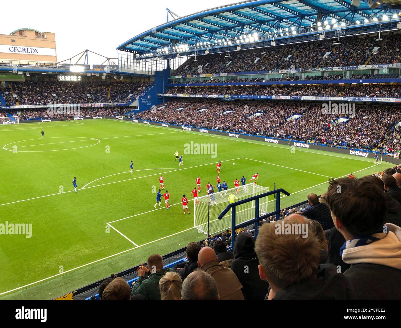 Chelsea, Londra, Regno Unito. 6 ottobre 2024. Il Chelsea Football Club gioca contro il Nottingham Forest Football Club nella partita 7 della stagione 2024/25 della Premier League presso lo stadio Stamford Bridge. Crediti: ElJayPix/Alamy Live News Foto Stock