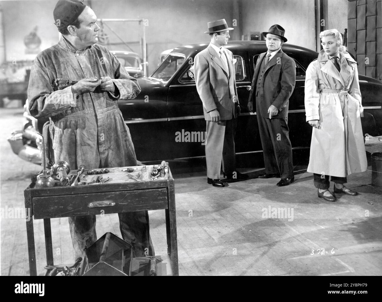 RHYS WILLIAMS STEVE BRODIE JAMES CAGNEY e BARBARA PAYTON in KISS TOMORROW GOODBYE 1950 regista GORDON DOUGLAS sceneggiatura Harry Brown dal romanzo di Horace McCoy William Cagney Productions / Warner Bros Foto Stock