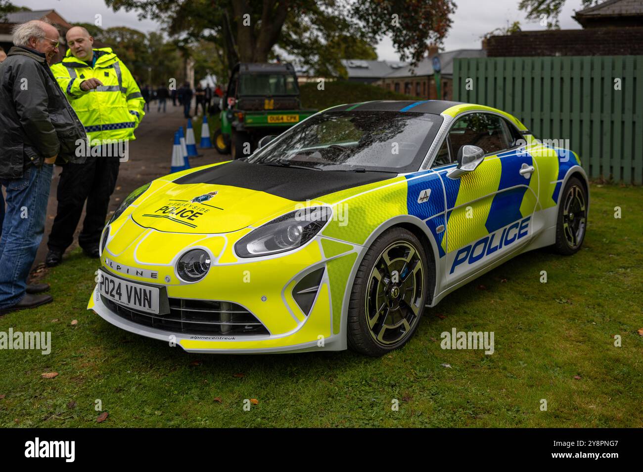 Merseyside Police - Renault Alpine A110 GT, in mostra al Bicester Heritage Scramble il 6 ottobre 2024. Foto Stock