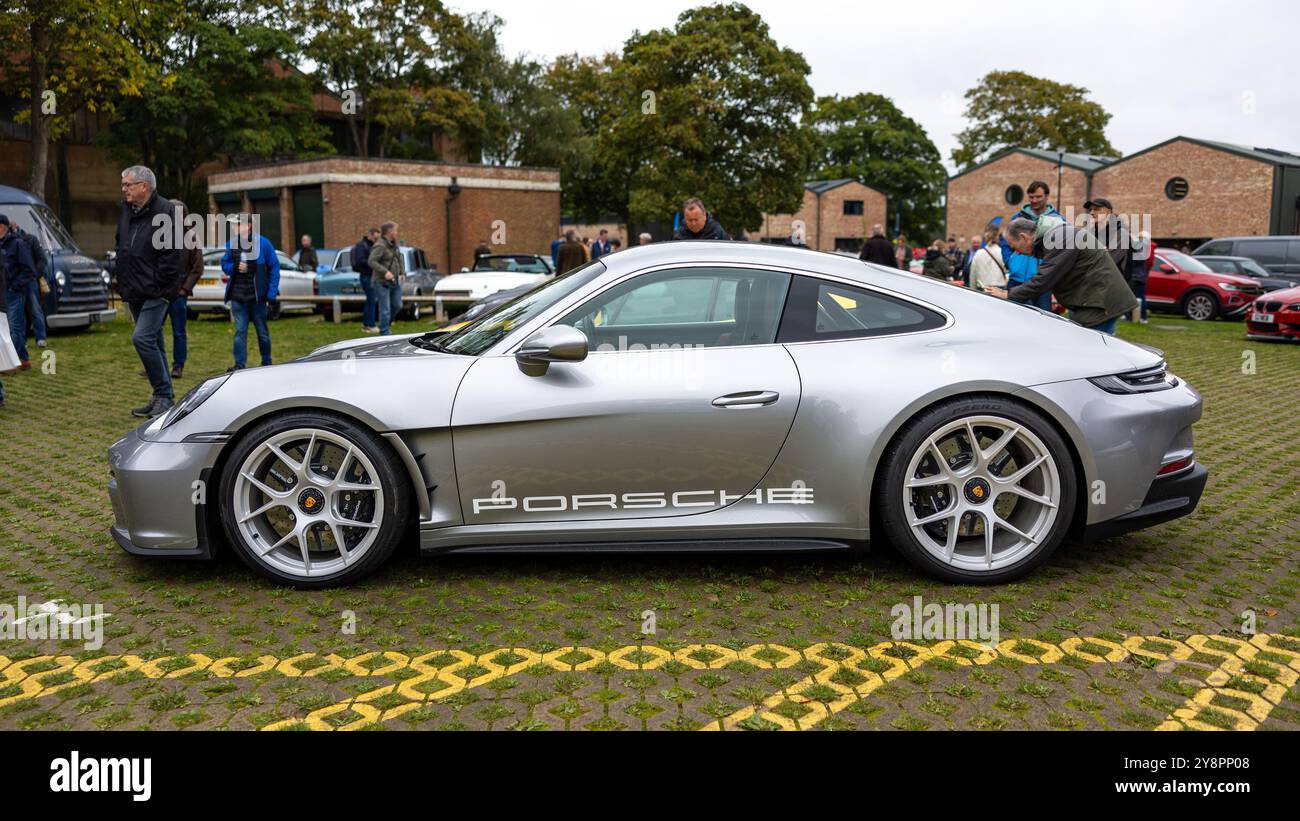 2024 Porsche 911 S/T, in mostra al Bicester Heritage Scramble il 6 ottobre 2024. Foto Stock