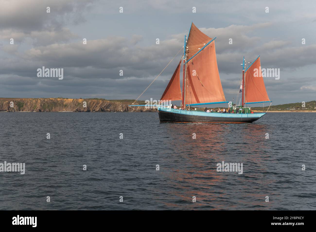 Vecchia nave a vela classificata come monumento storico per escursioni turistiche in mare. Camaret sur Mer, Crozon, Finistere, Bretagna, Francia Foto Stock