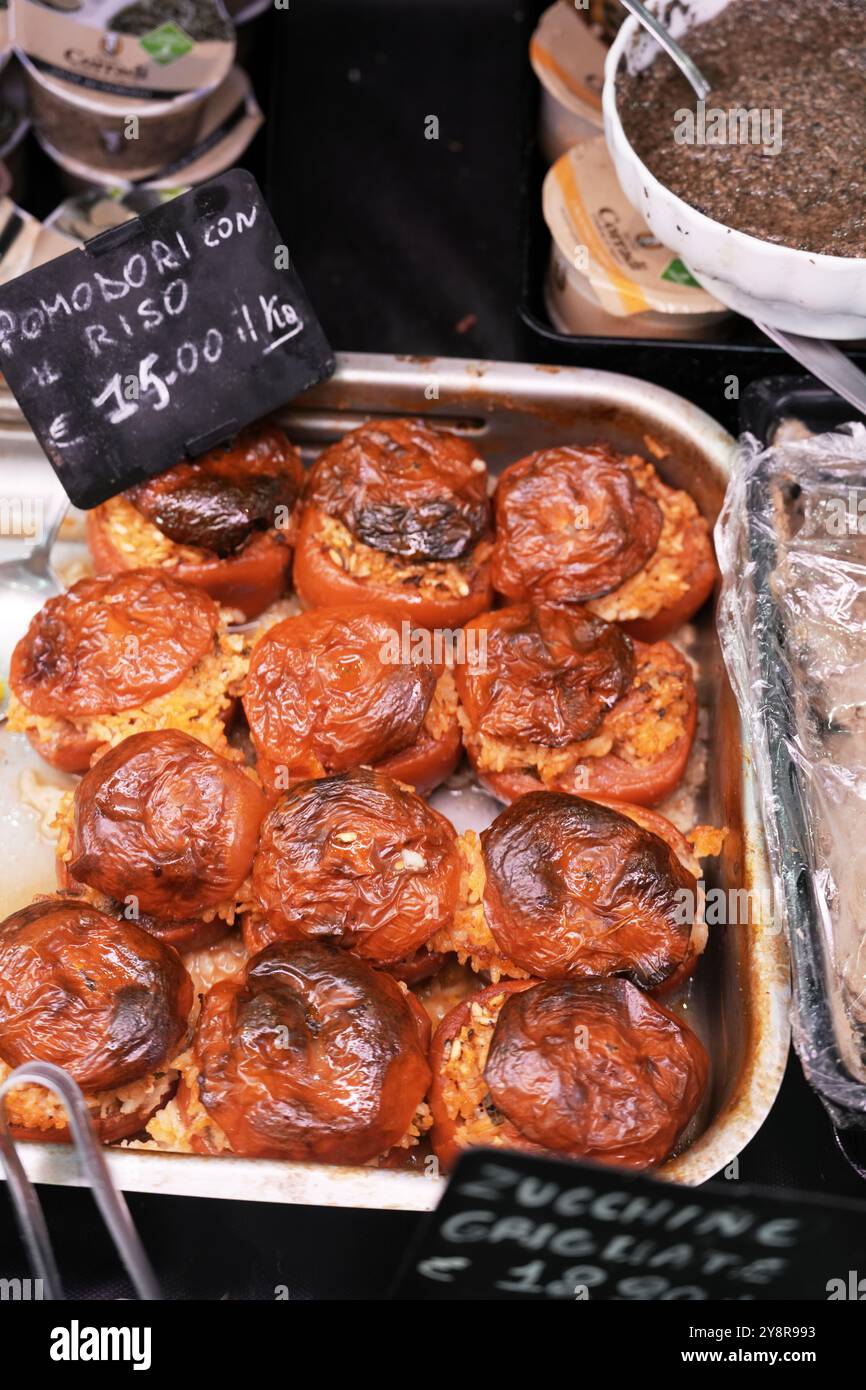 L’Antica Bottega Roticiani è una macelleria tradizionale di Orvieto, in Italia. Ottimi panini con porchetta e altri affettati. Foto Stock