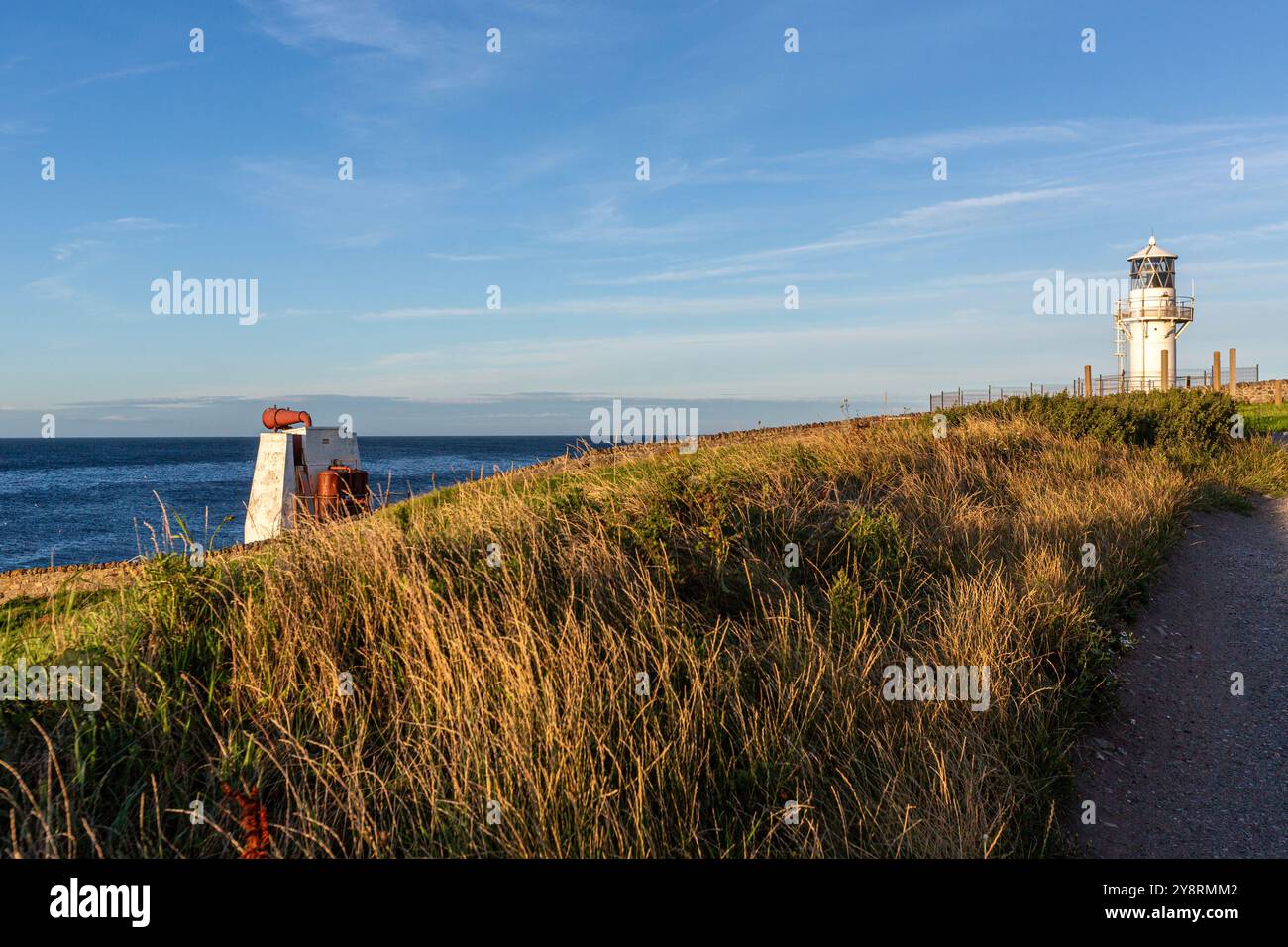 Faro e corna, fari di Kinnaird Head, Fraserburgh, Aberdeenshire, Scozia, REGNO UNITO Foto Stock