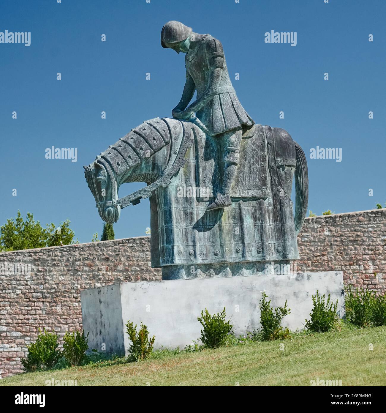 Statua di San Francesco d'Assisi, il ritorno di San Francisco nella Basilica di San Francesco d'Assisi. Assisi, Perugia, Umbria, Italia Foto Stock