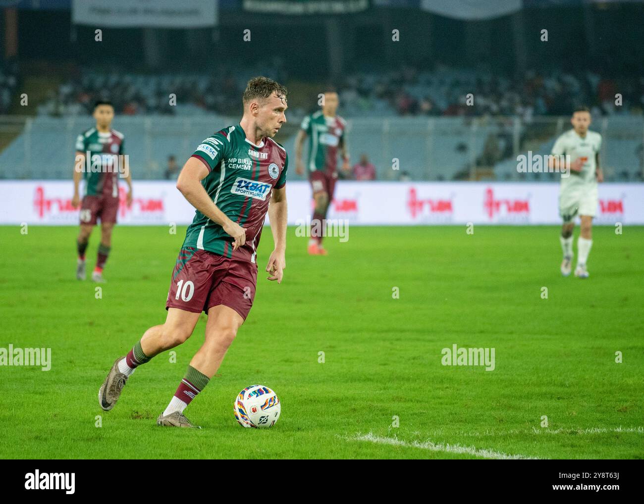 Kolkata, India. 6 ottobre 2024. Mohun Bagan Super Giants (MBSG) che domina la vittoria contro Mohammed Sporting Club (MSC) con tre colpi del primo tempo da Jamie Maclaren, Subhasish Bose e Greg Stewart nella partita di andata della ISL 2024/25 allo stadio Kolkata Salt Lake. (Foto di Amlan Biswas/Pacific Press) credito: Pacific Press Media Production Corp./Alamy Live News Foto Stock