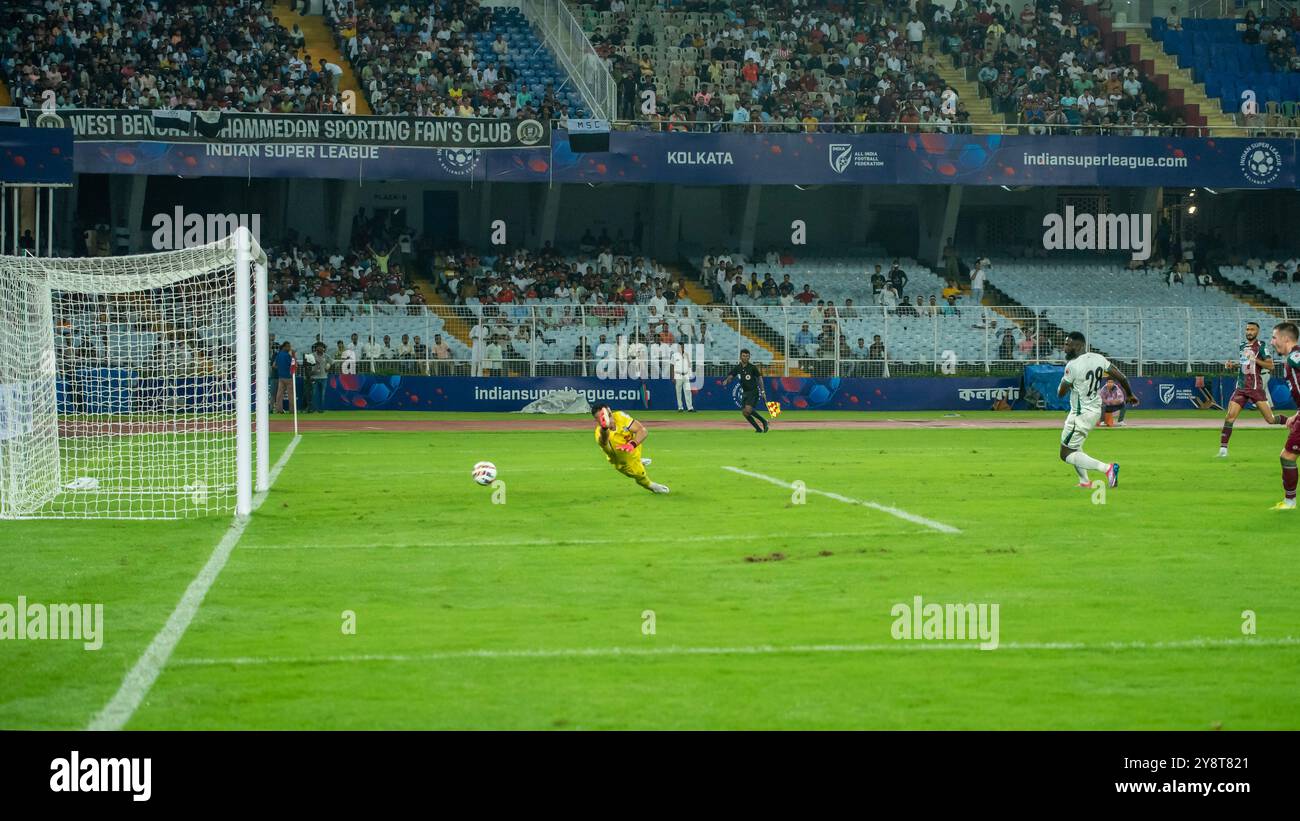 Kolkata, Bengala Occidentale, India. 6 ottobre 2024. Mohun Bagan Super Giants (MBSG) che domina la vittoria contro Mohammed Sporting Club (MSC) con tre colpi del primo tempo da Jamie Maclaren, Subhasish Bose e Greg Stewart nella partita di andata della ISL 2024/25 allo stadio Kolkata Salt Lake. (Credit Image: © Amlan Biswas/Pacific Press via ZUMA Press Wire) SOLO PER USO EDITORIALE! Non per USO commerciale! Foto Stock