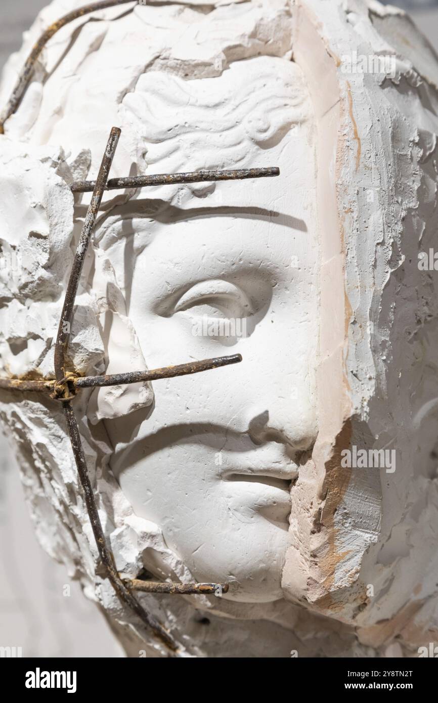 Possagno, Italia, luglio 2022: Creazione d'arte con gesso. Concetto di idea, creatività, ispirazione, Europa Foto Stock