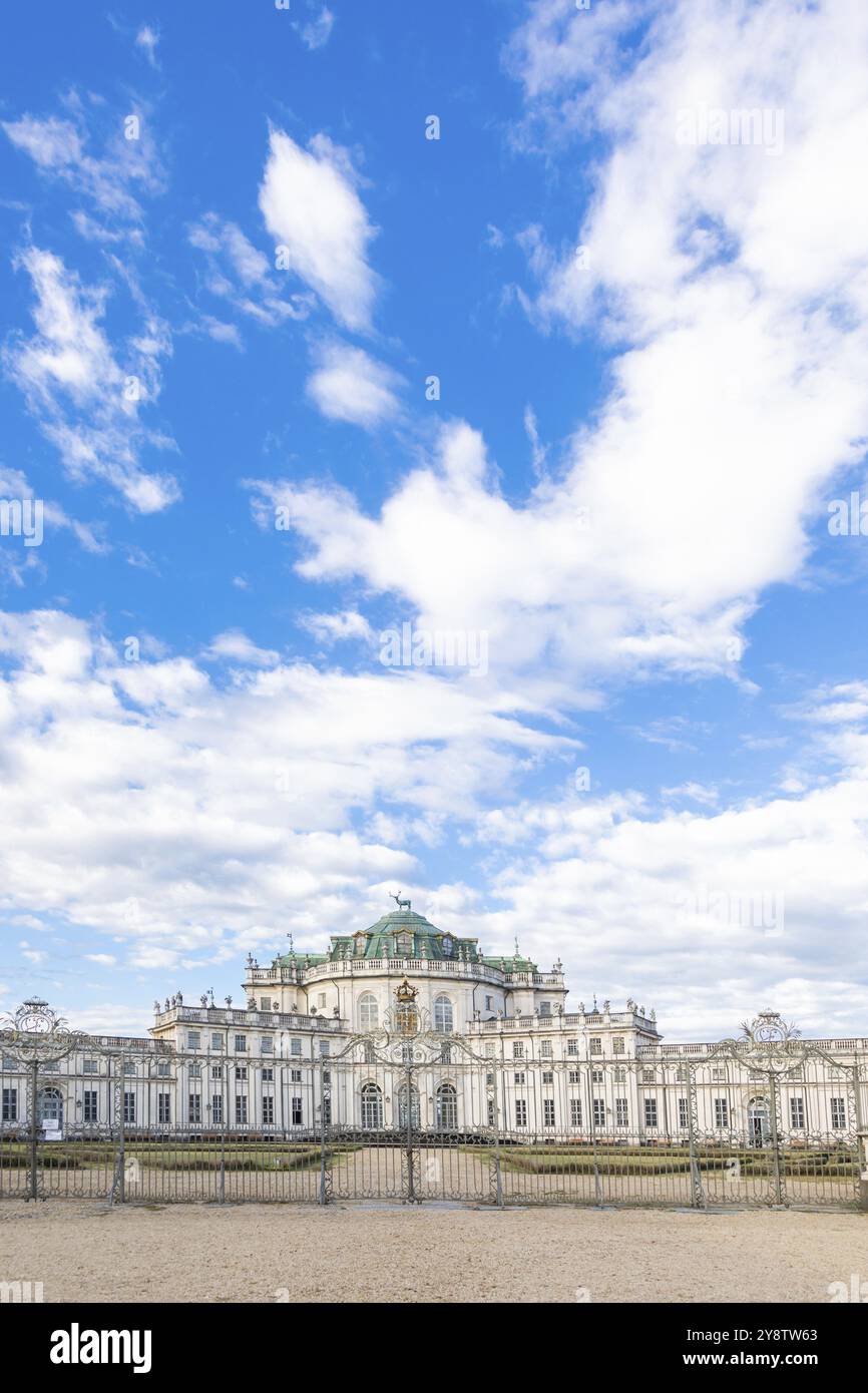 Torino, Italia, gennaio 2023: Palazzo reale di Stupinigi. Esterno di lusso in stile barocco, Europa Foto Stock