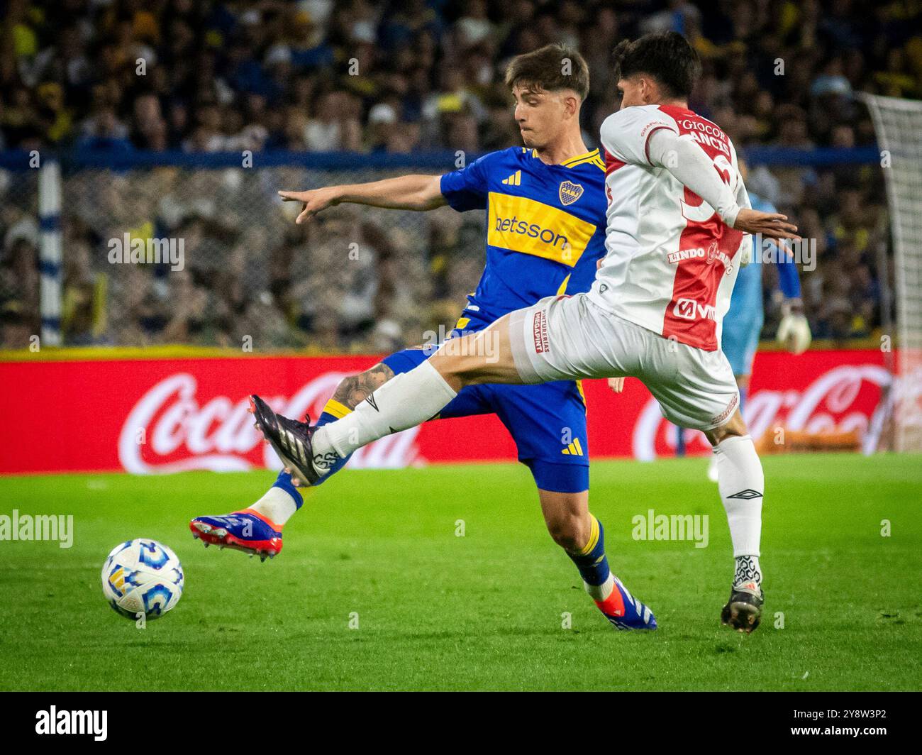 Buenos Aires, Argentina. 6 ottobre 2024. Il Boca Juniors riceve "Asociación Atlética Argentinos Juniors" allo stadio la Bombonera per una nuova data della AFA Professional Soccer League. Il gol degli Xeneizes è stato segnato da Miguel Angel Merentiel per dare alla squadra locale una vittoria per 1-0. Crediti: Facundo Morales/Alamy Live News Foto Stock