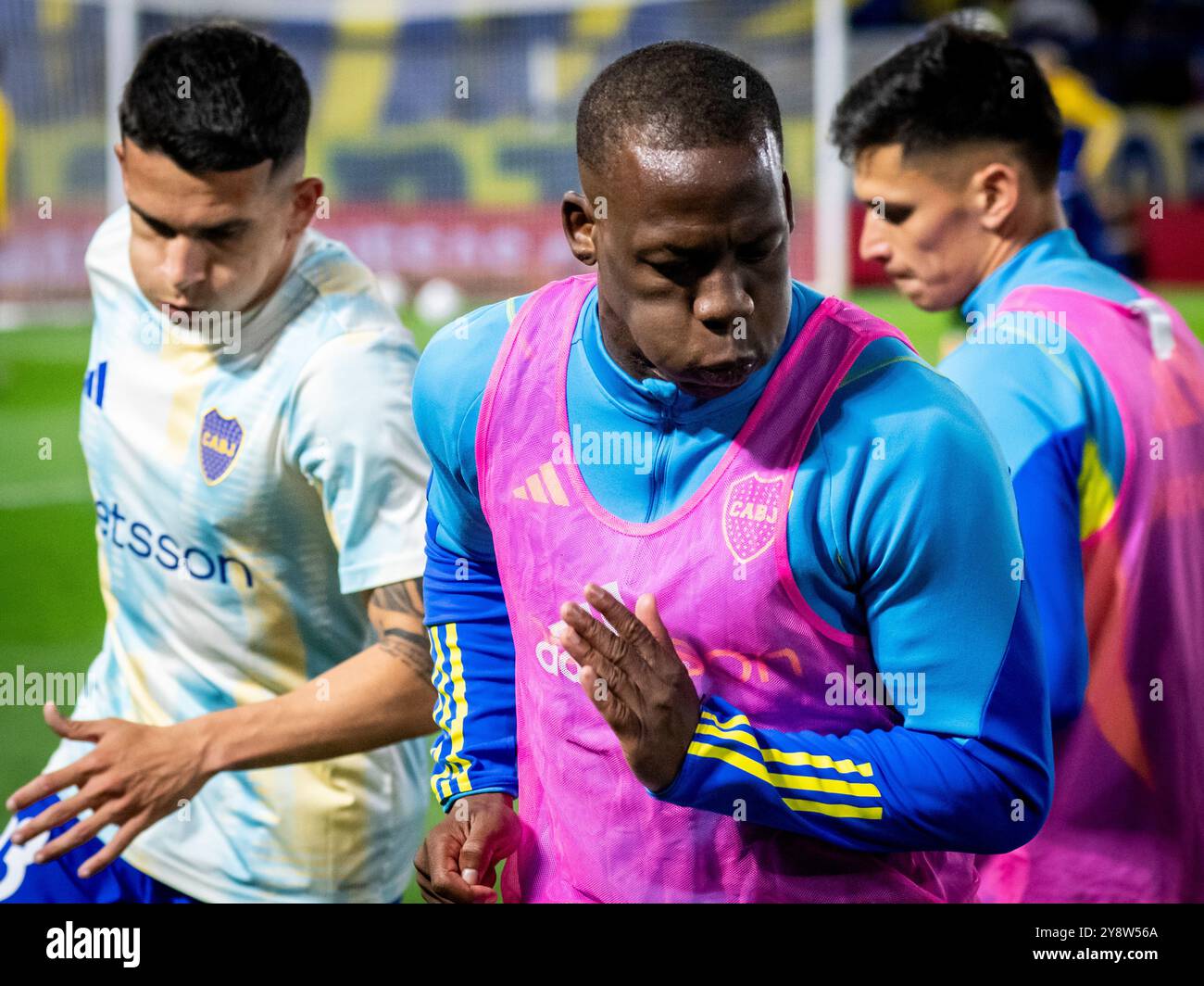 Buenos Aires, Argentina. 6 ottobre 2024. Il Boca Juniors riceve "Asociación Atlética Argentinos Juniors" allo stadio la Bombonera per una nuova data della AFA Professional Soccer League. Il gol degli Xeneizes è stato segnato da Miguel Angel Merentiel per dare alla squadra locale una vittoria per 1-0. Crediti: Facundo Morales/Alamy Live News Foto Stock