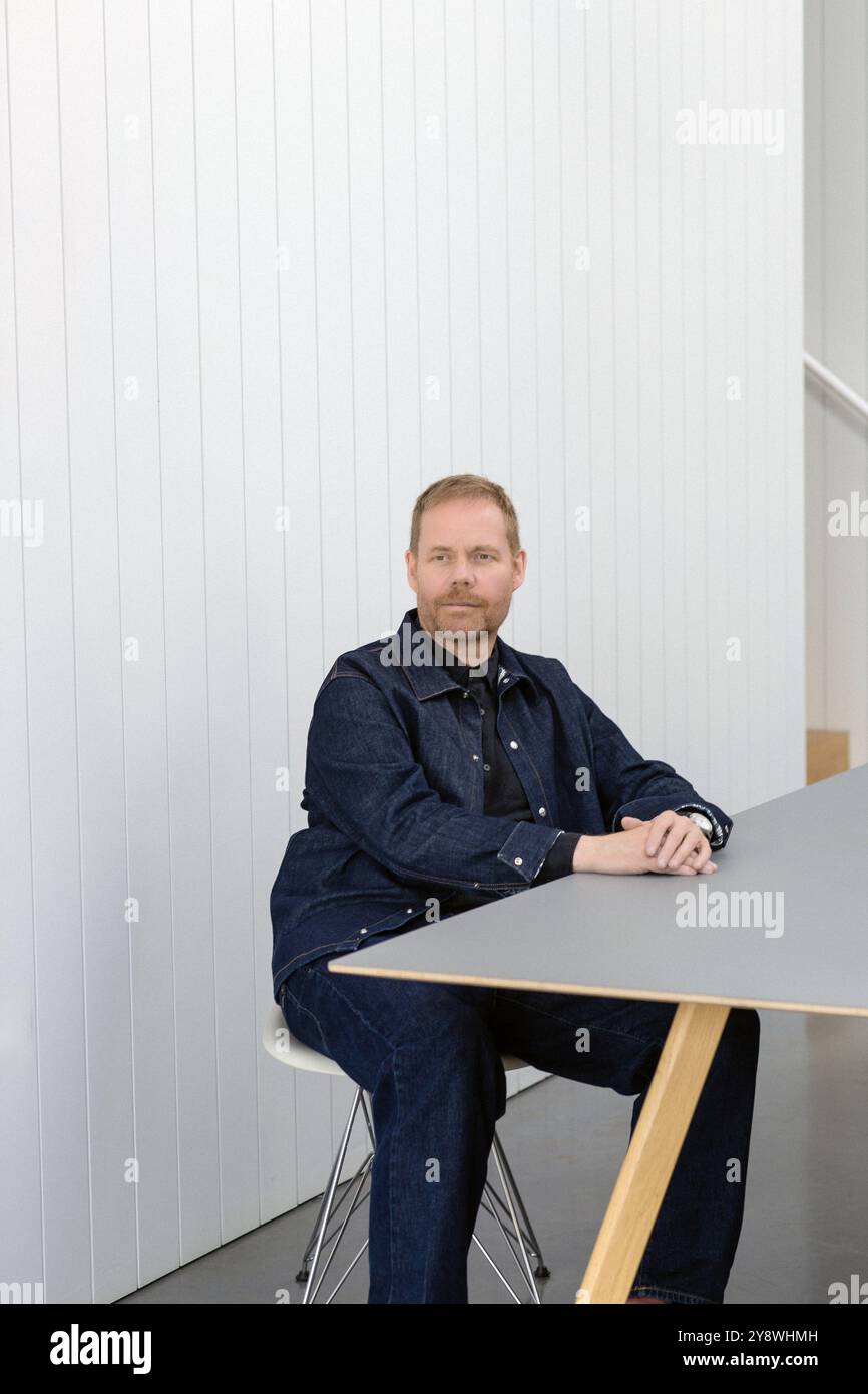 Max Richter nel suo studio di campagna Richter Mahr nell'Oxfordshire, Regno Unito. Foto Stock