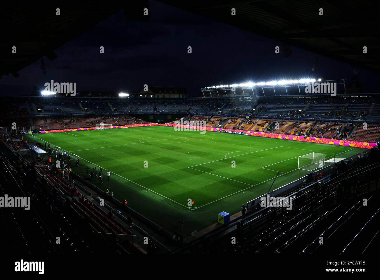 Praga, Cechia - 7 settembre 2024: Vista panoramica dell'Epet Arena (generali Arena o Stadio Letna) a Praga durante la partita della UEFA Nations League Ucraina contro Albania. Capacità 18.887 Foto Stock