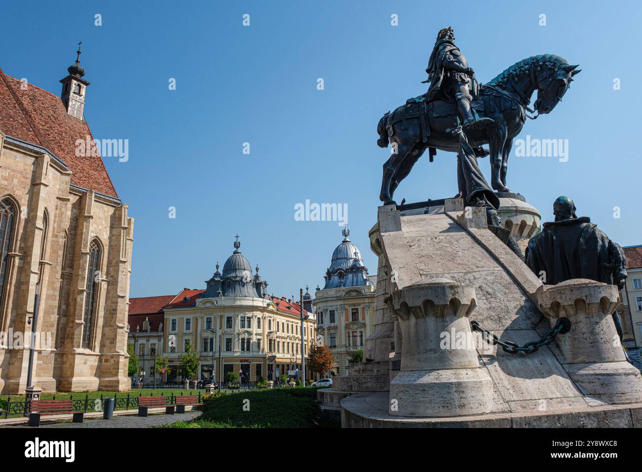 Monumento raffigurante Mattia Corvino e i suoi quattro generali, Piaţa Unirii (Piazza dell'Unione), Cluj-Napoca, Transilvania, Romania Foto Stock