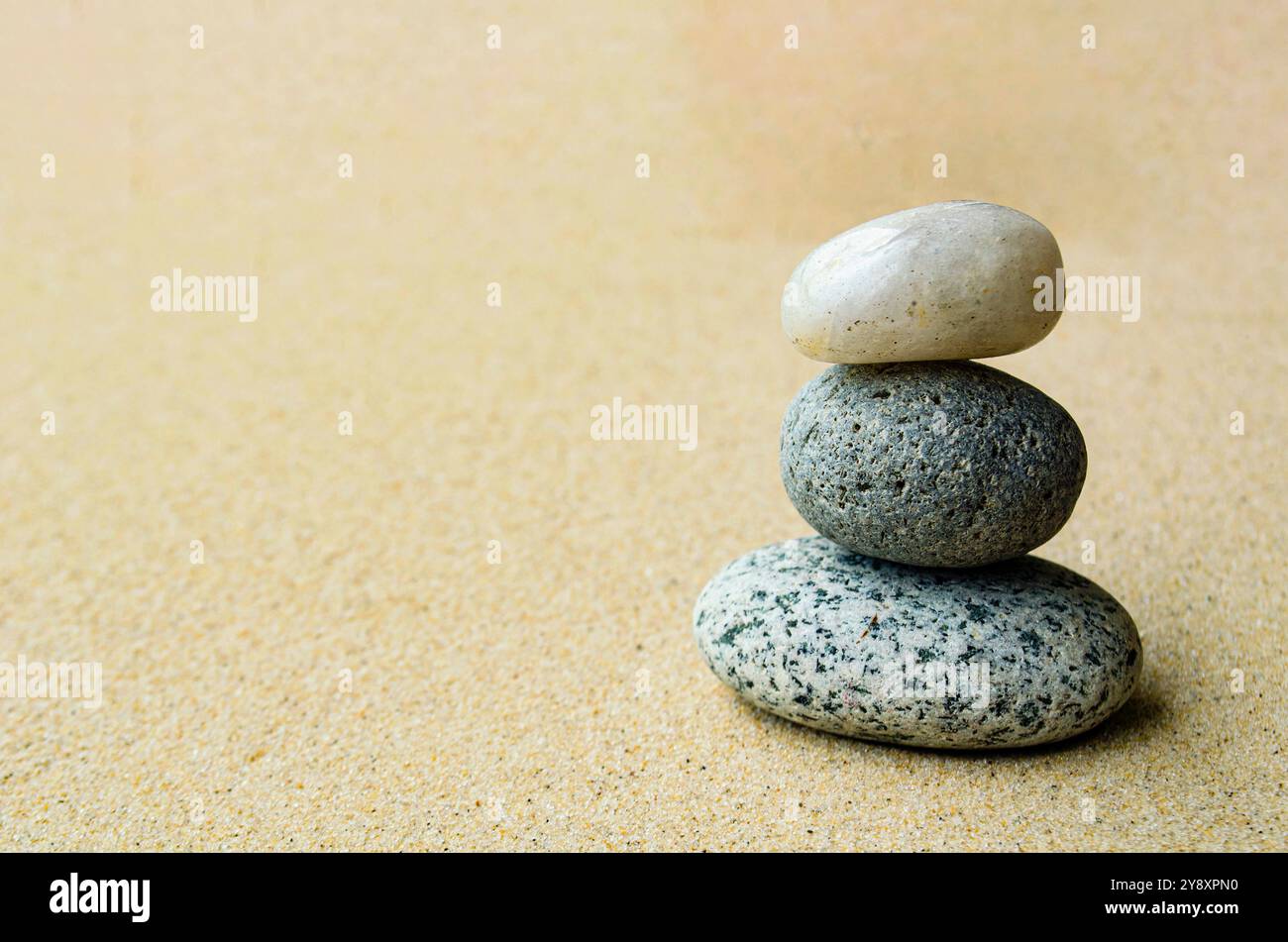 Pietre con spazio personalizzabile per testo o idee. Foto Stock