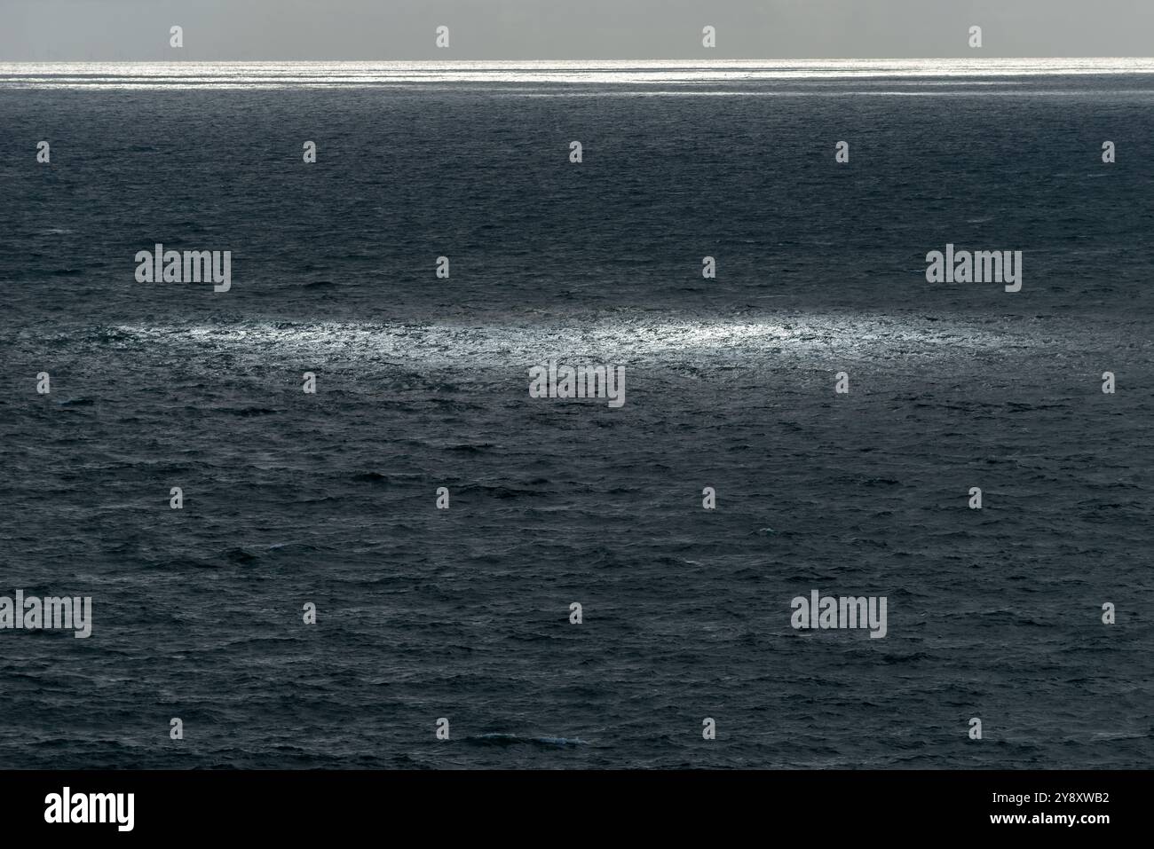 Riflessioni più calde vicino all'isola d'alto mare di Helgoland, Mare del Nord, Schleswig-Holstein, distretto di Pinneberg, Germania del Nord Foto Stock