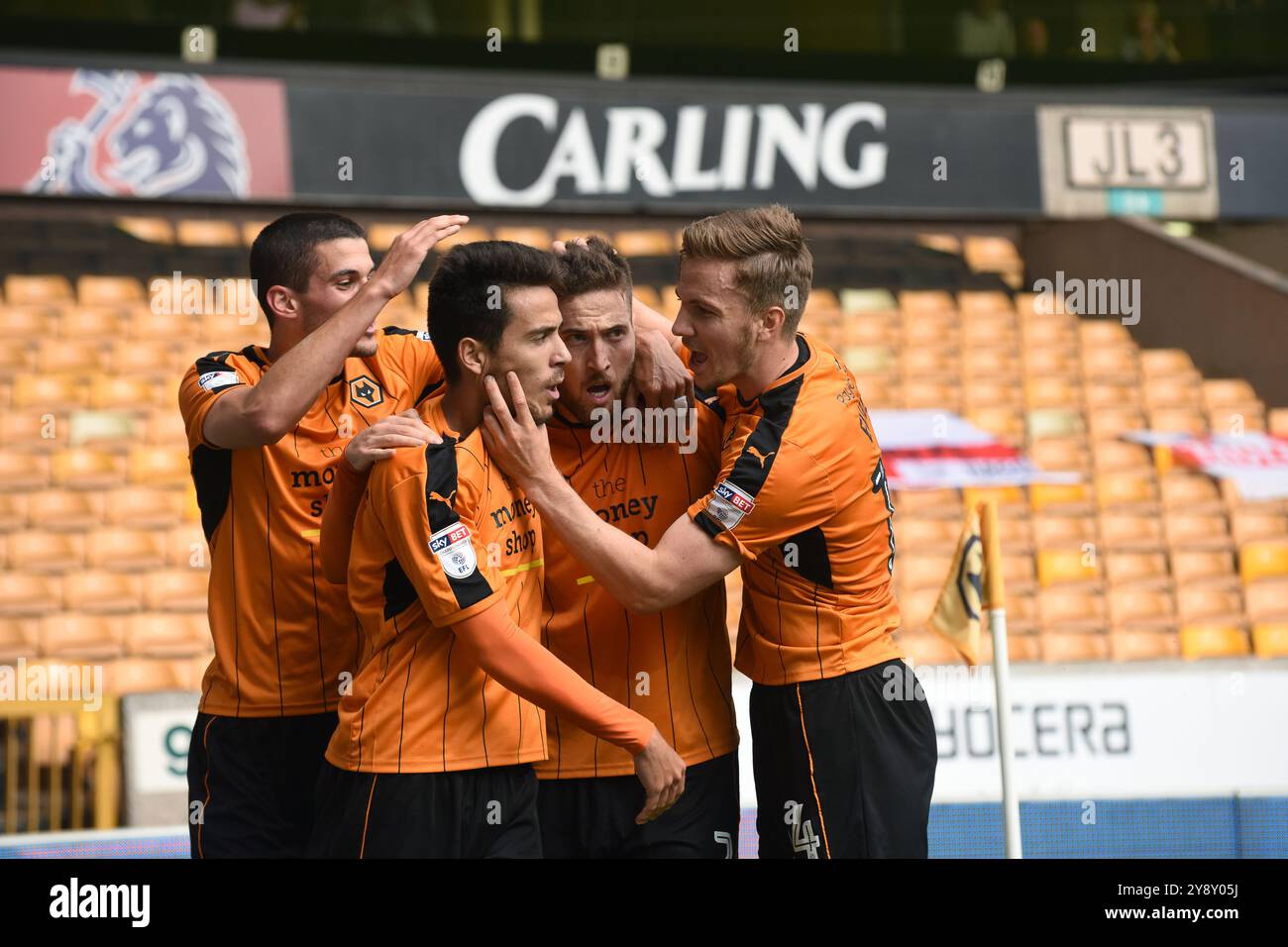 Wolverhampton Wanderers contro Reading a Molineux. 13 agosto 2016. LtoR Conor Coady, Joao Teixeira, Matt Doherty e Lee Evans celebrano Goal Foto Stock