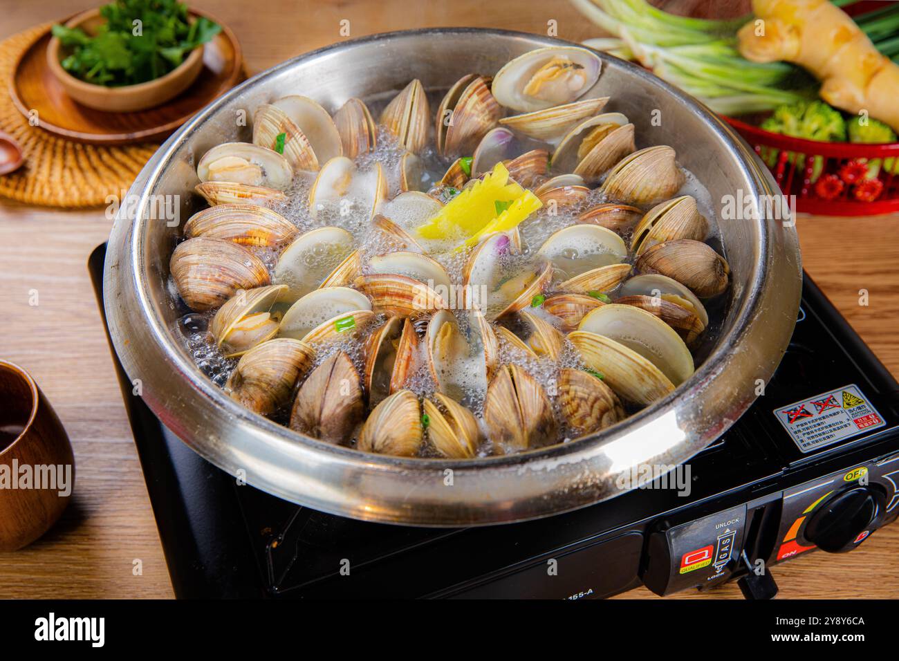 Vongole a vapore (Surf , collo corto , tappeto , conchiglia di Venere, vongole per neonati) Foto Stock