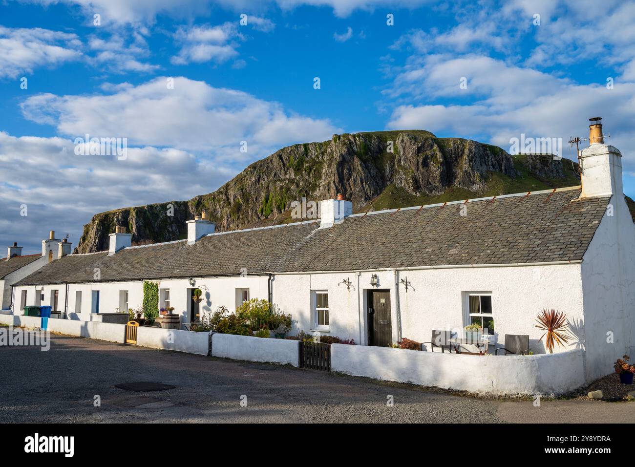 Villaggio di Ellenabeich vicino a Easdale Island, vicino a Oban, Argyll e Bute, Scozia, Regno Unito Foto Stock