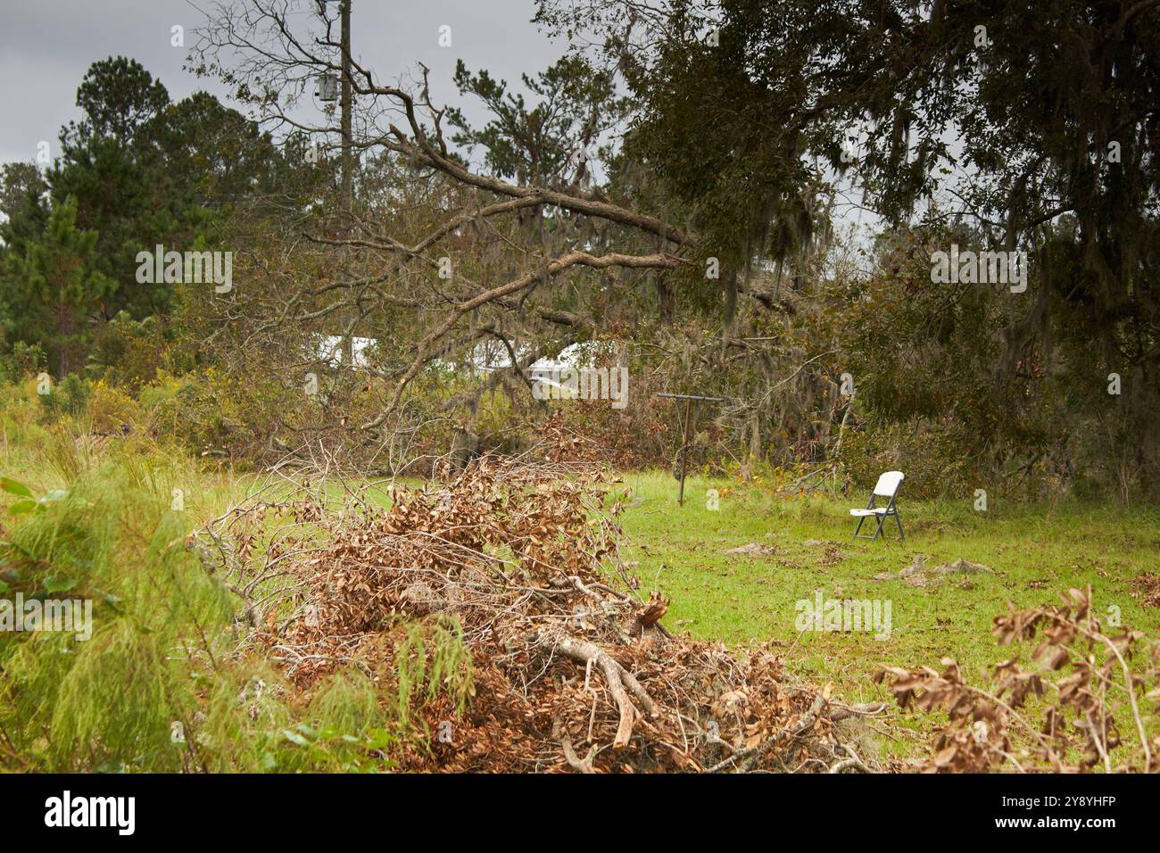 Danni alle proprietà dell'uragano Helene il giorno dopo l'uragano della Georgia del Sud, Stati Uniti. Mostrando danni e detriti. Le conseguenze di un uragano di categoria 4!!!!! Foto Stock