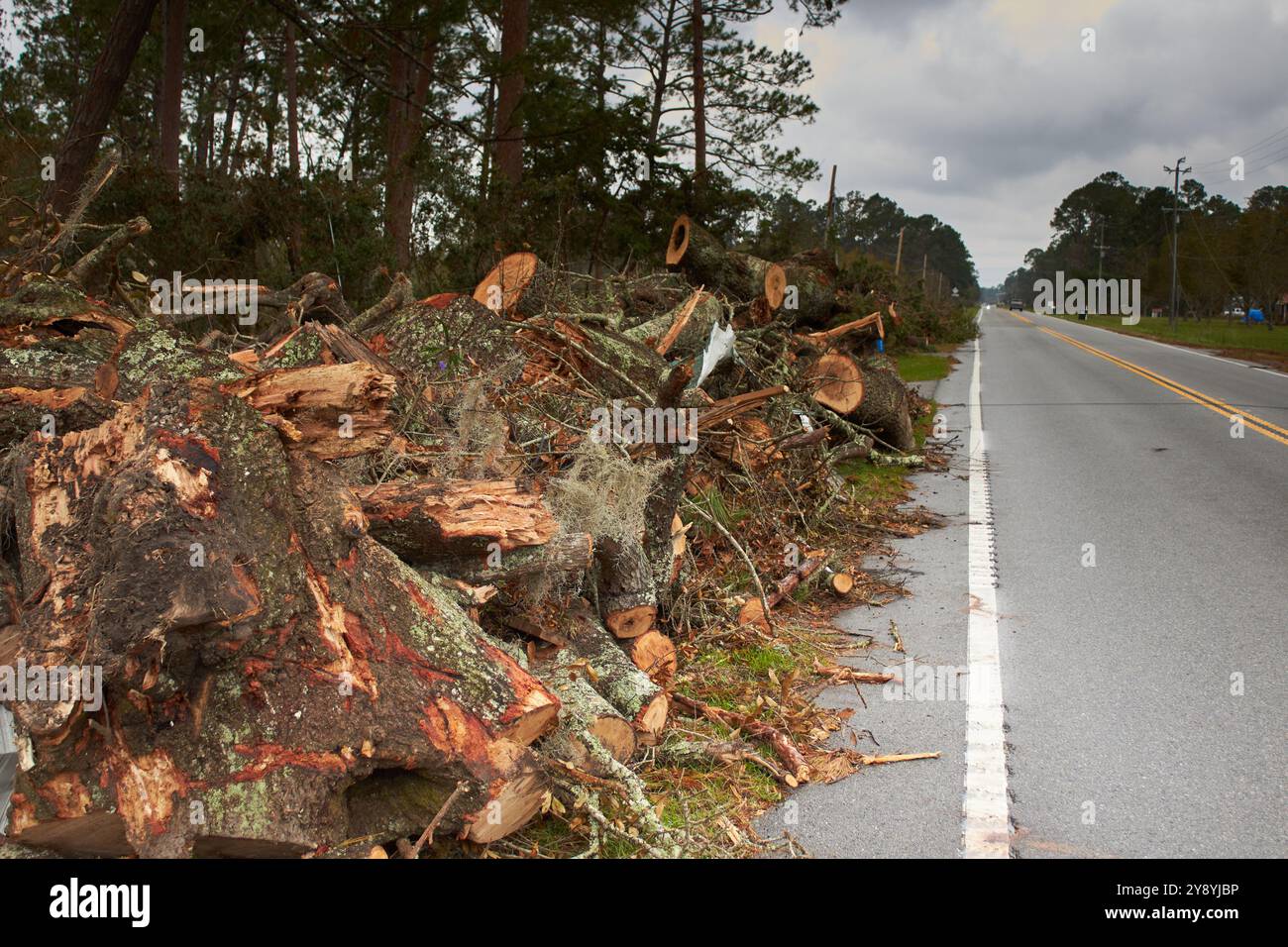 Danni alle proprietà dell'uragano Helene il giorno dopo l'uragano della Georgia del Sud, Stati Uniti. Mostrando danni e detriti. Le conseguenze di un uragano di categoria 4!!!!! Foto Stock
