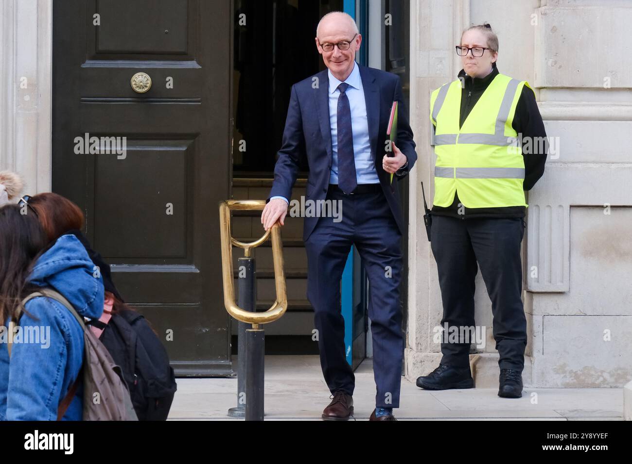 Cabinet Office, Whitehall, Londra, Regno Unito. 7 ottobre 2024. Politici a Westminster, lasciando l'Ufficio di Gabinetto: Pat McFadden deputato Cancelliere del Ducato di Lancaster, Ministro delle relazioni intergovernative. Crediti: Matthew Chattle/Alamy Live News Foto Stock