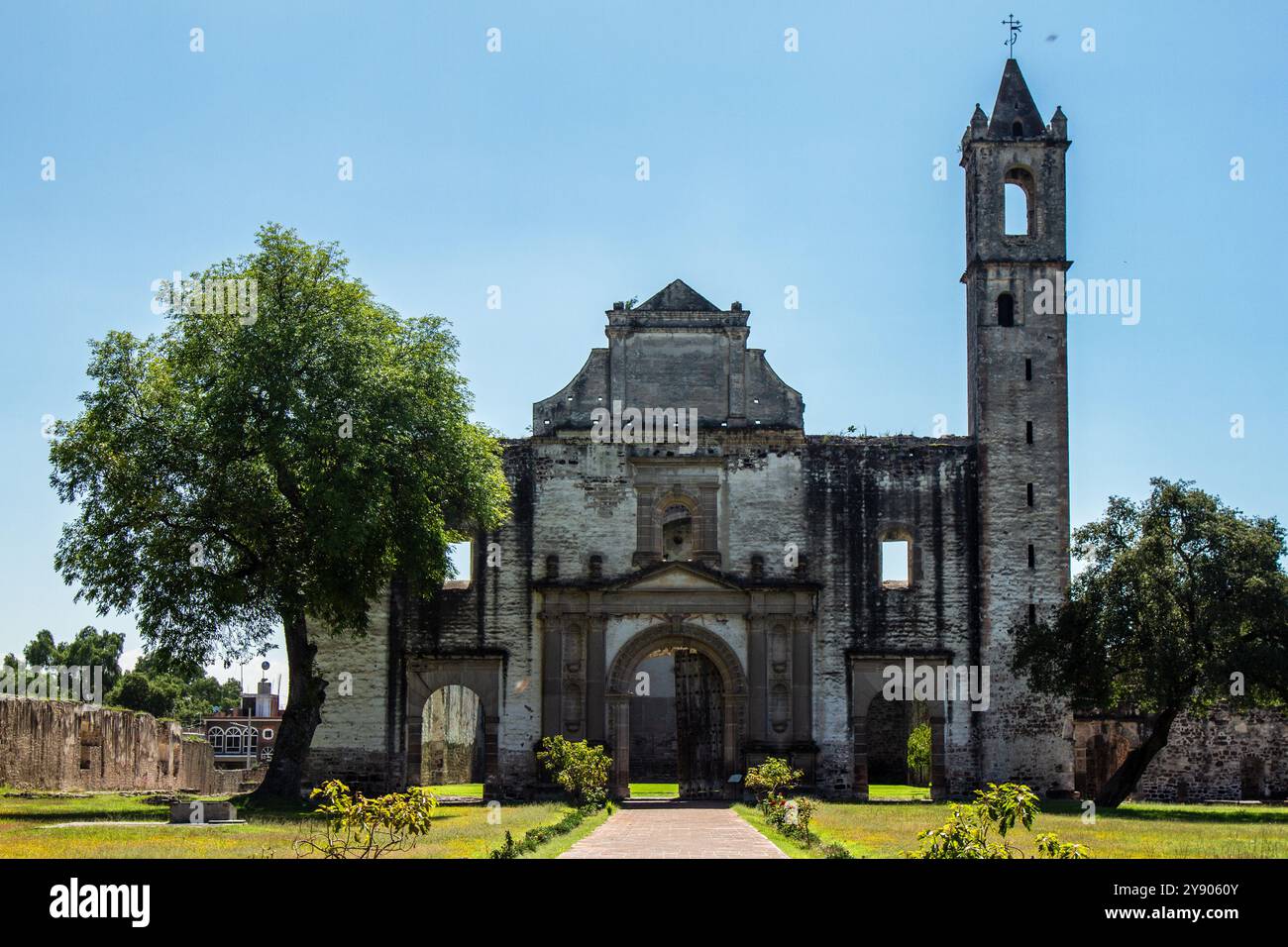 Chiesa abbandonata a Tecali de Herrara, Puebla, Messico. Ex convento. Foto Stock