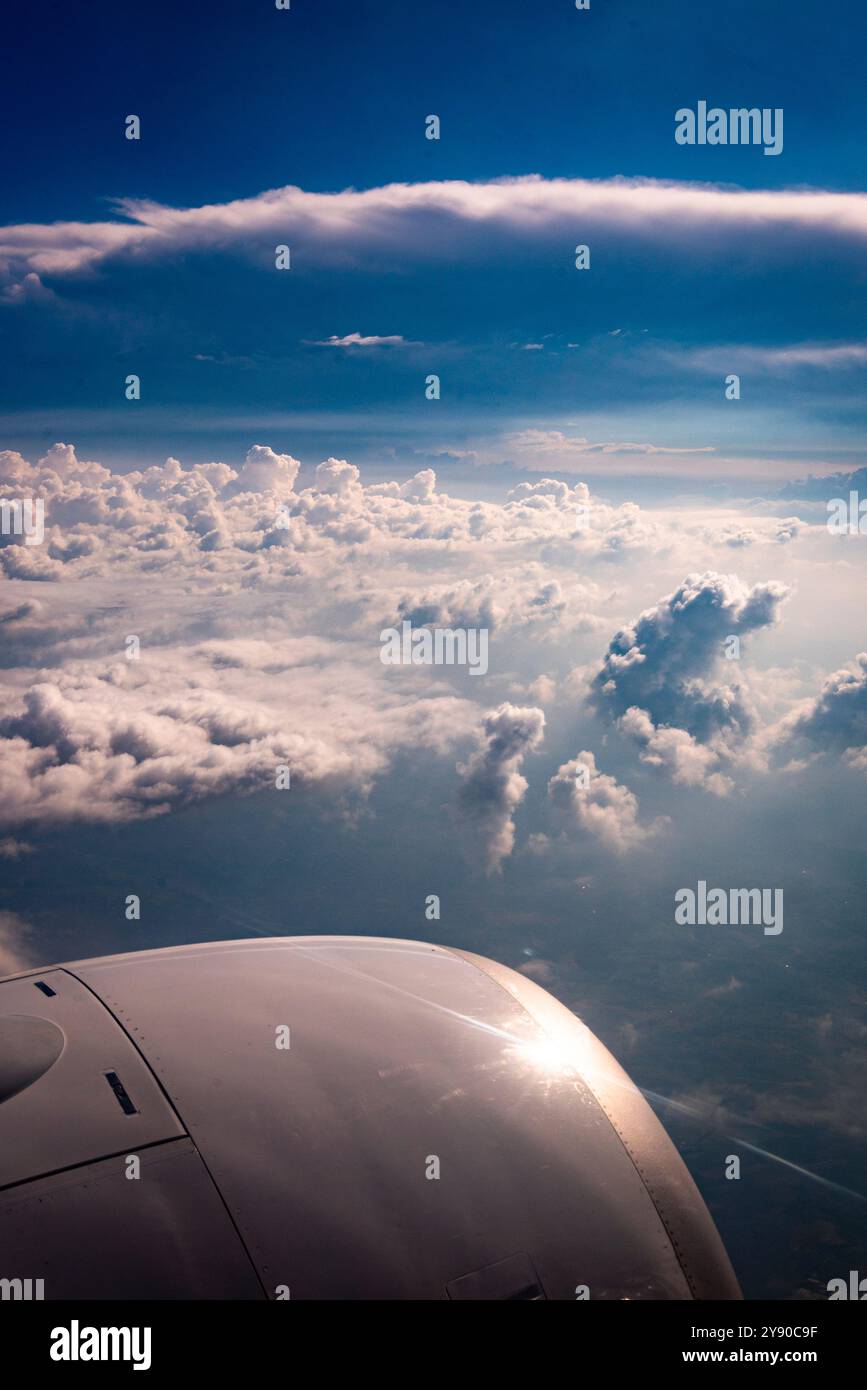 La finestra del piano è il simbolo di un viaggio. Foto Stock