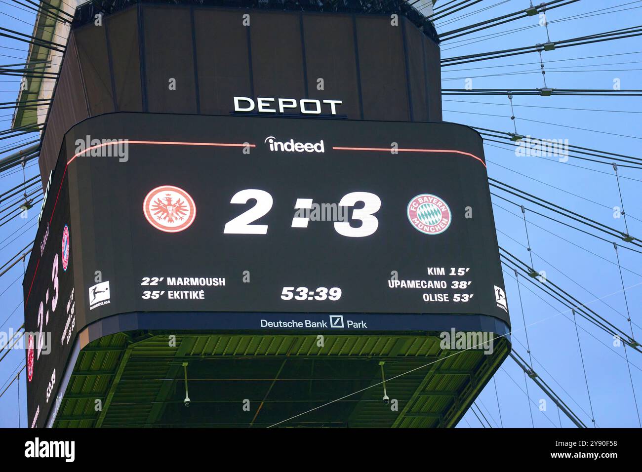 Tabellone, schermo, tabellone, digitale, LED, display, monitor, risultato, anzeigetafel, zwischenergebnis, Ergebnis, Anzeige, nella partita EINTRACHT FRANKFURT - FC BAYERN MUENCHEN 3-3 il 6 ottobre 2024 a Francoforte, Germania. Stagione 2024/2025, 1.Bundesliga, FCB, München, giorno 6, 6.Spieltag fotografo: Peter Schatz - LE NORMATIVE DFL VIETANO QUALSIASI USO DI FOTOGRAFIE come SEQUENZE DI IMMAGINI e/o QUASI-VIDEO - Foto Stock