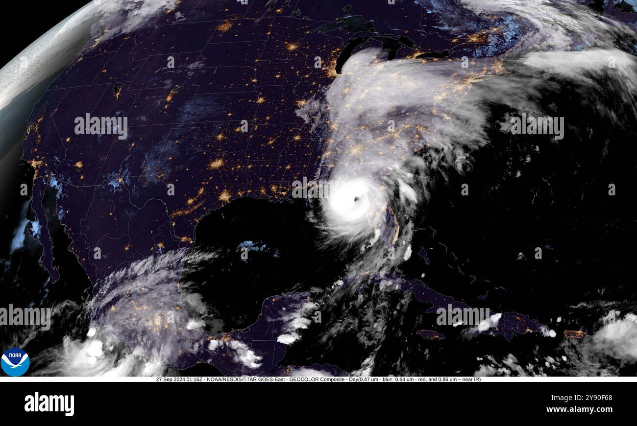Immagine satellitare NOAA dell'uragano Helene come una tempesta di mostro di categoria 4 prima di atterrare in Florida il 26 settembre 2024. Foto Stock