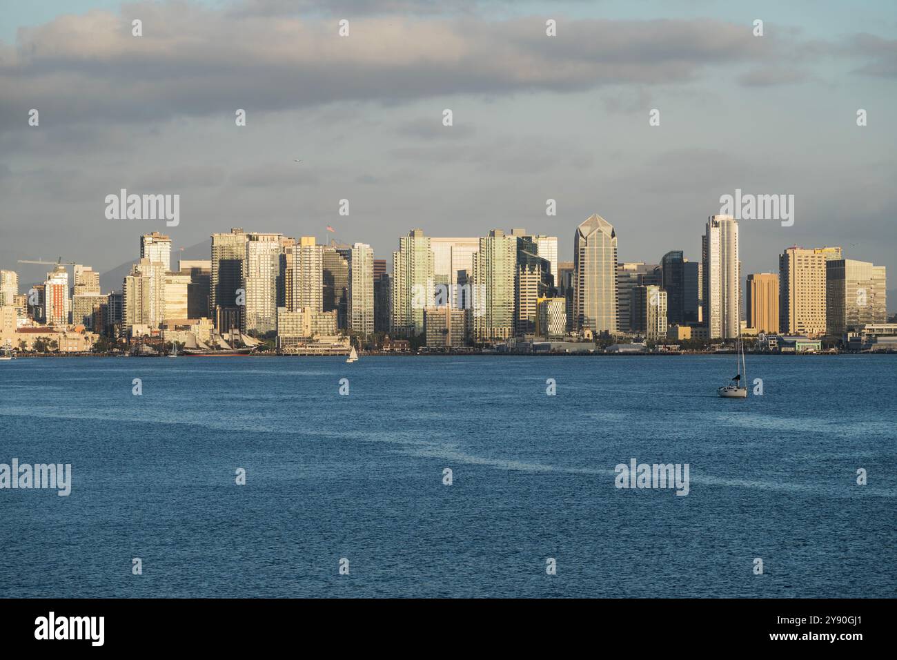 Vista pomeridiana della baia di San Diego nella California meridionale. Foto Stock