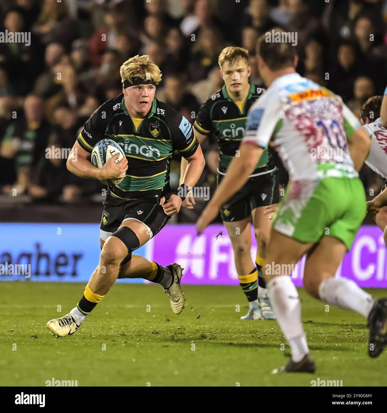 Henry Pollock dei Northampton Saints durante la partita tra Northampton Saints e Harlequins al cinch Stadium di Franklin's Gardens, Northampton UK sul Foto Stock