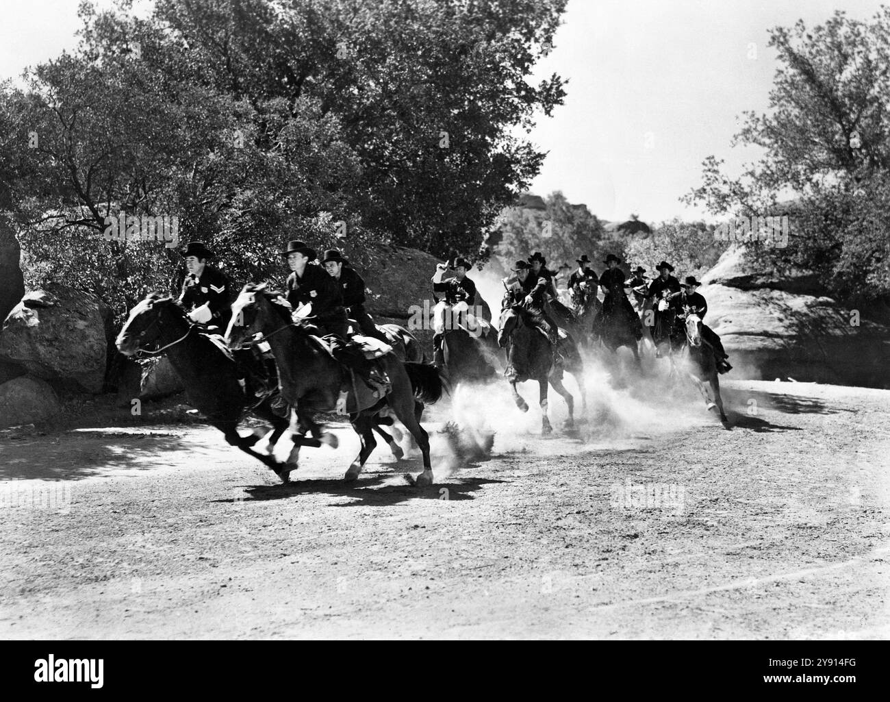 Gruppo della polizia di stato del Texas "Bluebellies" a cavallo, sul set del film western "The Fabulous Texan", Republic Pictures, 1947 Foto Stock