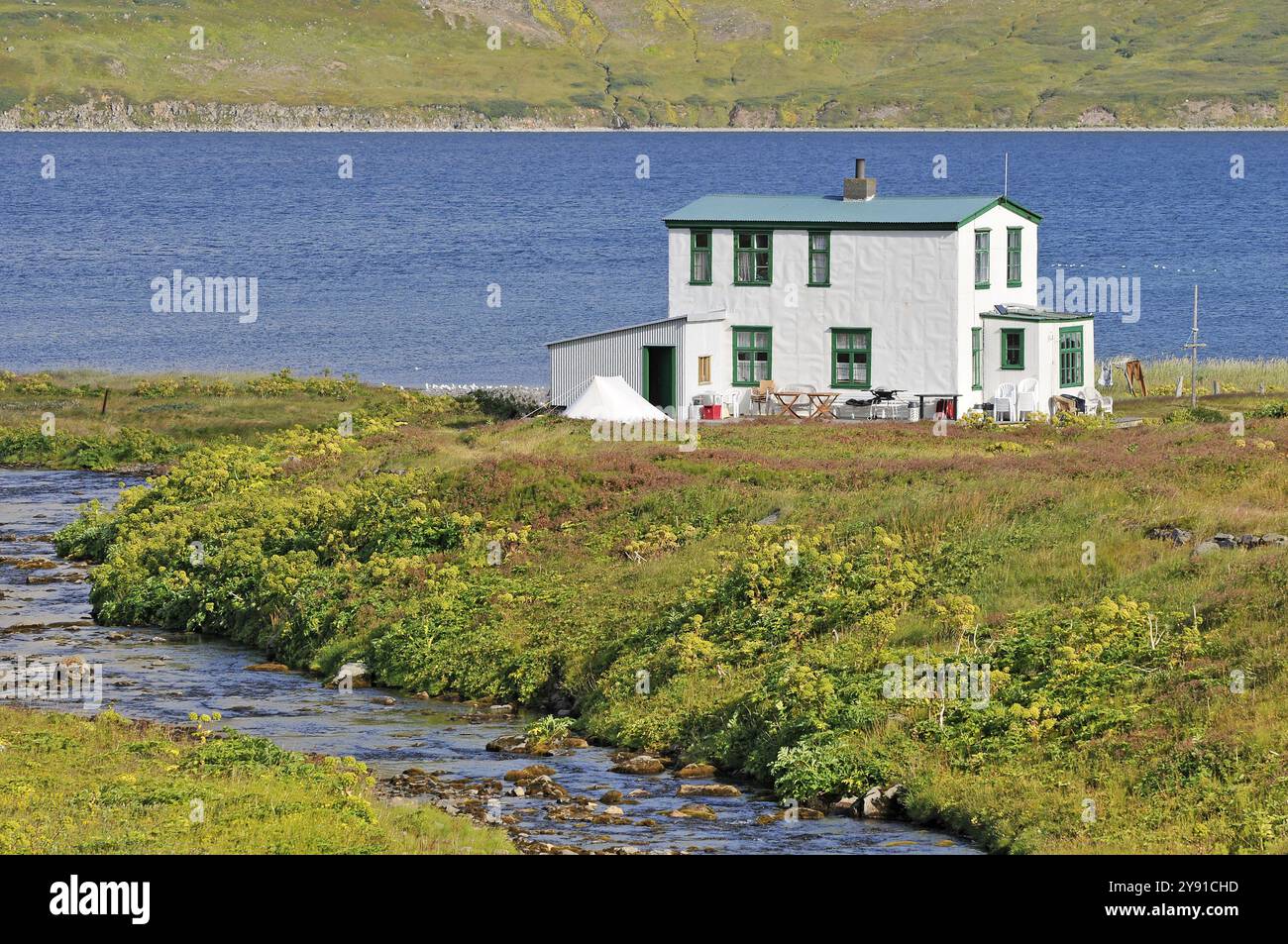 LaeknishusiÃ o Laeknishusid, la vecchia casa del medico, Hesteyri, HesteyrarfjoerÃ o Hesteyrarfjoerdur, Hornstrandir, Westfjords, Islanda, Europa Foto Stock