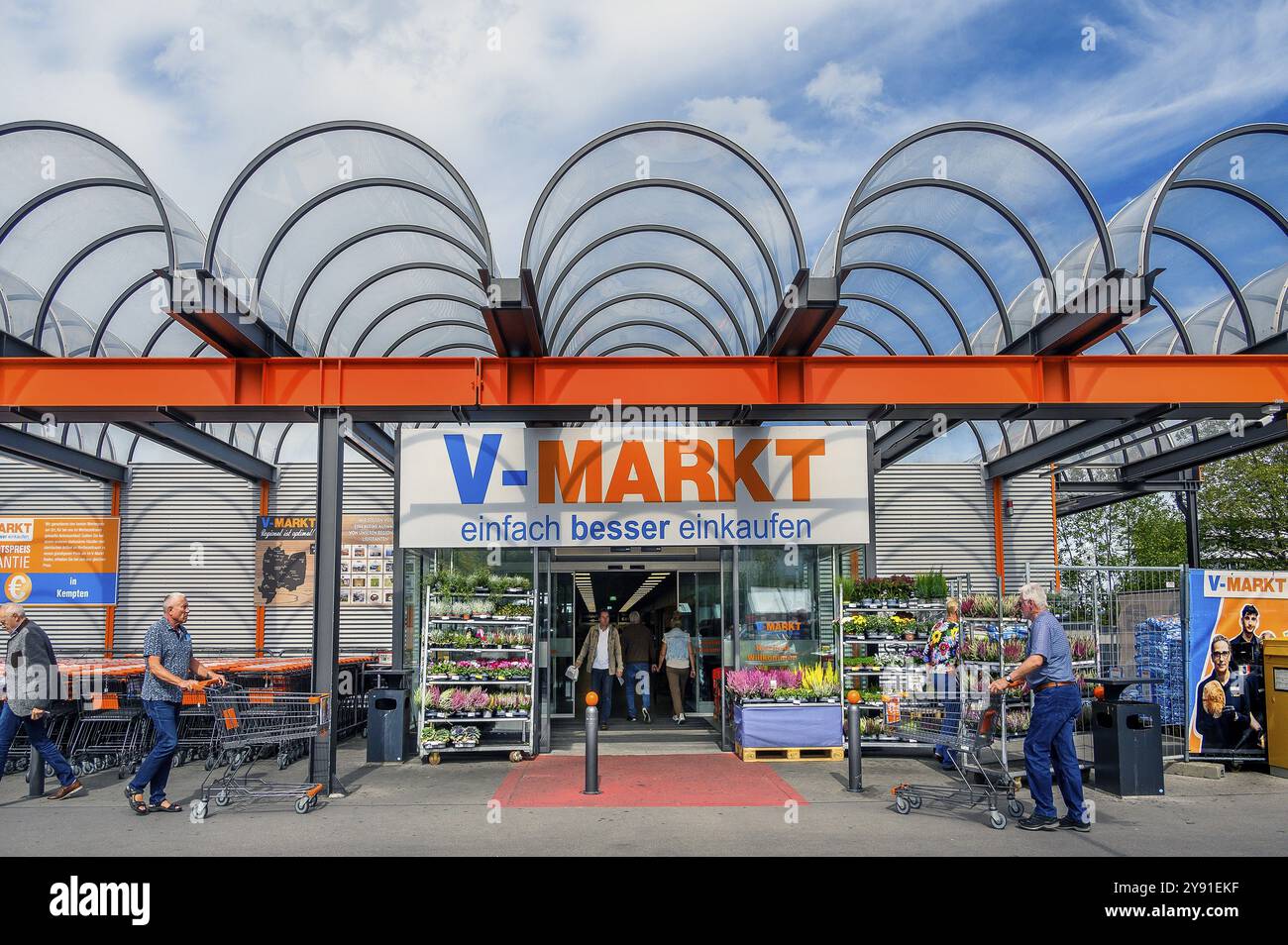 Mercato all’ingrosso, ingresso a V-Markt, Kempten, Allgaeu, Baviera, Germania, Europa Foto Stock