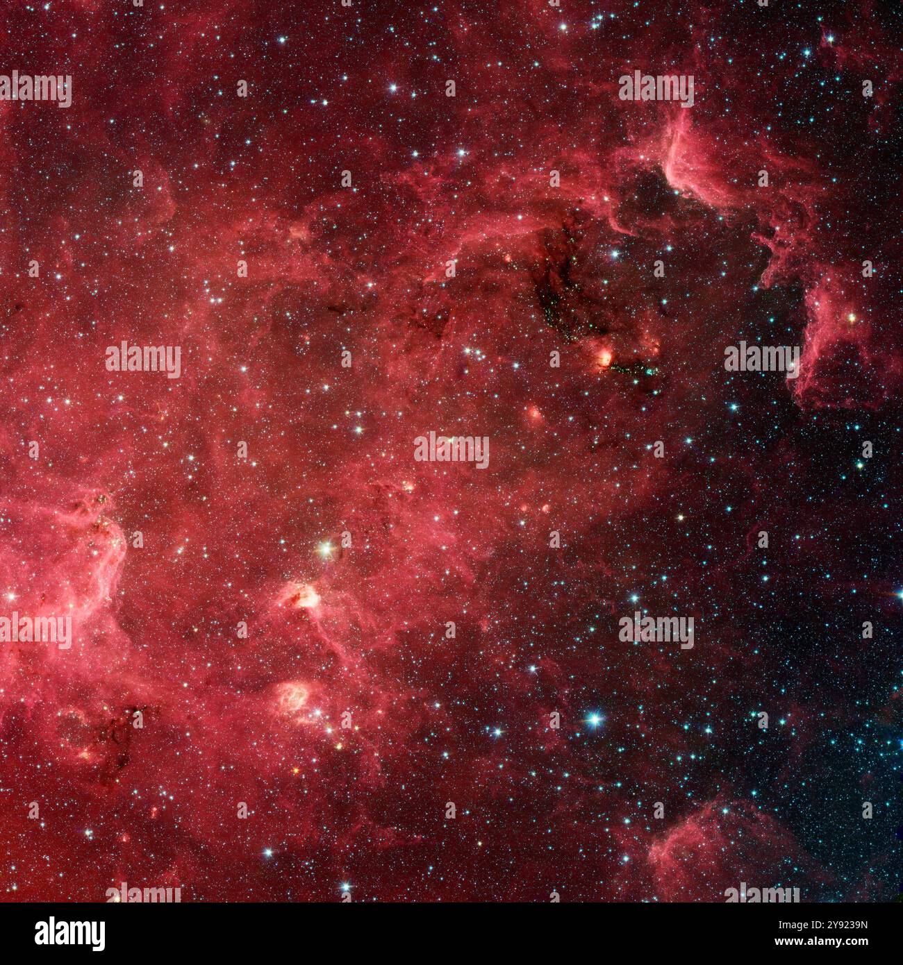 Grande nebulosa rossa PIA13843 nello spazio profondo. Foto Stock