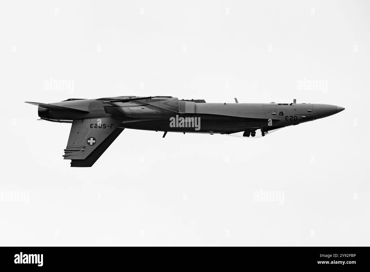 Un caccia fa-18 è stato visto a Villeneuve in Svizzera il 16 agosto 2024 Foto Stock