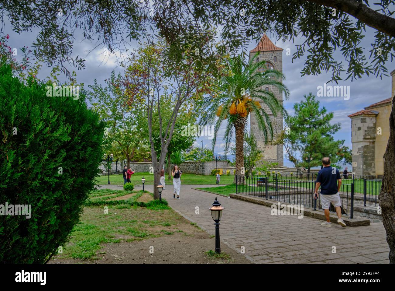 Hagia Sophia (greco: Αγία Σοφία, che significa "la Santa saggezza"; turco: Ayasofya) a Trabzon, Turchia. Vista esterna con luce naturale Foto Stock