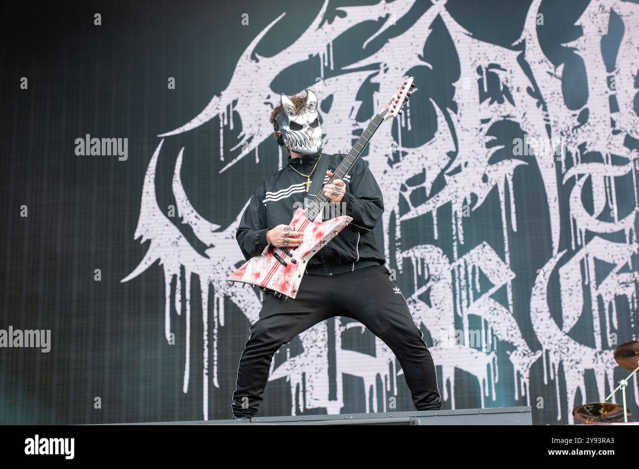 27 giugno 2024: Jack Simmons si esibisce con Slaughter per prevalere all'Hellfest Open Air festival di Clisson, in Francia Foto Stock